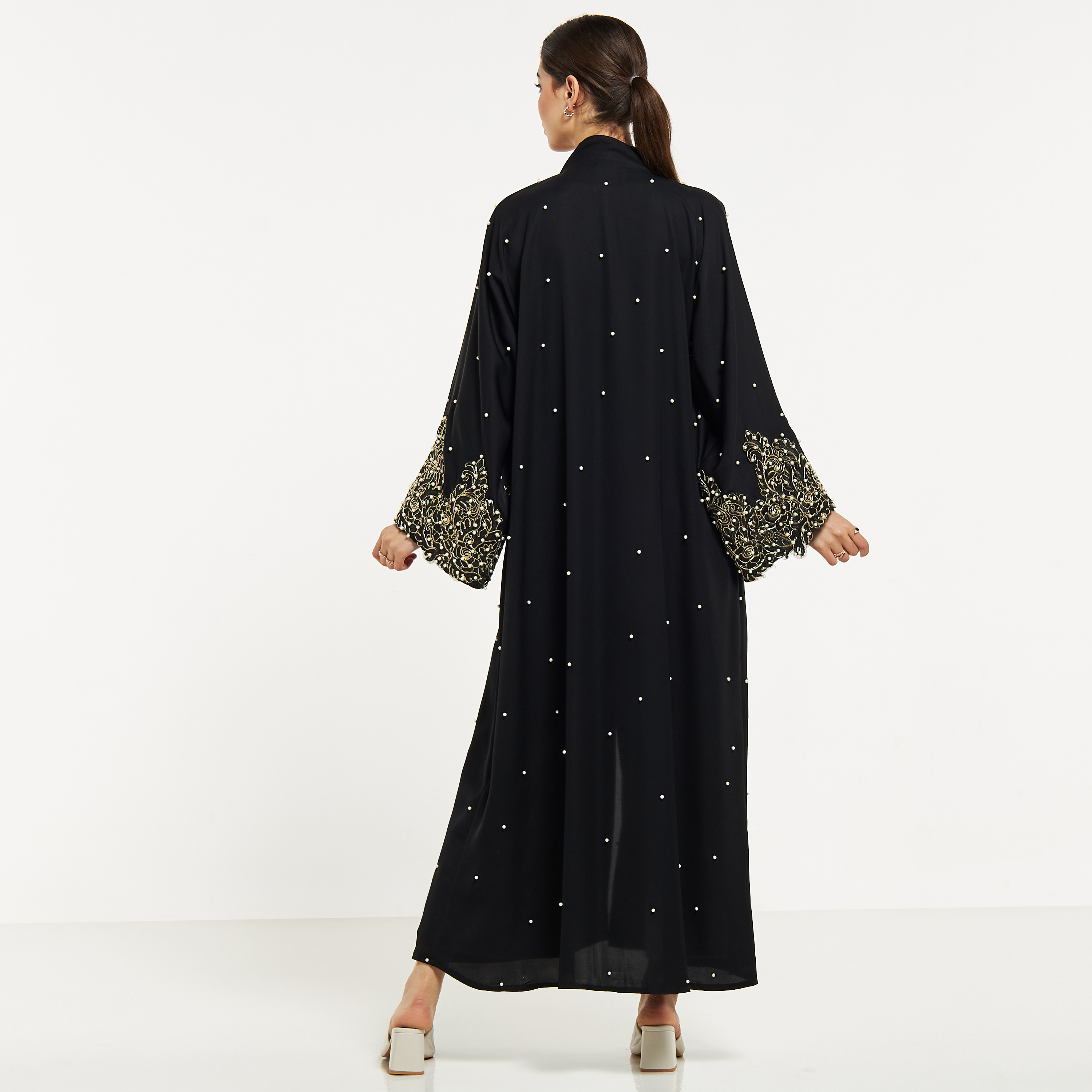 عباية مطرزة ومزيّنة باللؤلؤ مع حجاب من نُخبة-women-arabicclothing-abayas-image-5