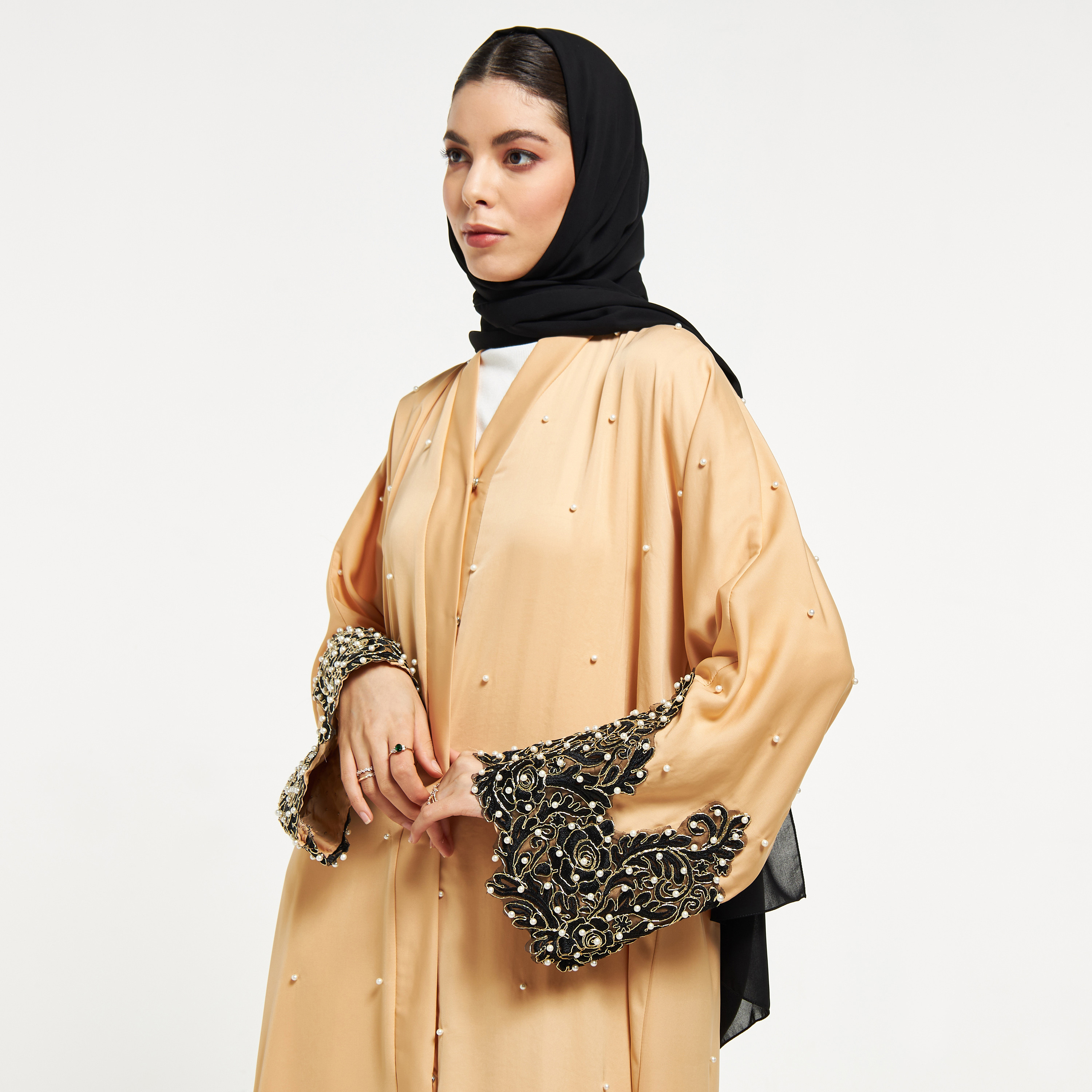 عباية مطرزة ومزيّنة باللؤلؤ مع حجاب من نُخبة-women-arabicclothing-abayas-image-12