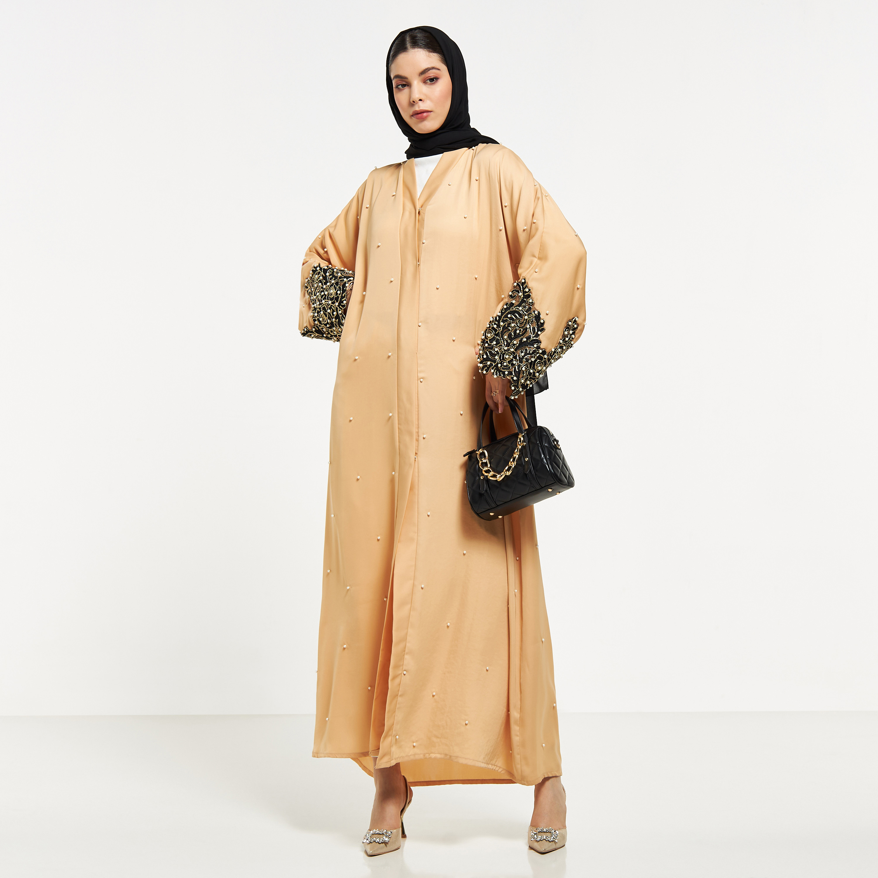 عباية مطرزة ومزيّنة باللؤلؤ مع حجاب من نُخبة-women-arabicclothing-abayas-image-14