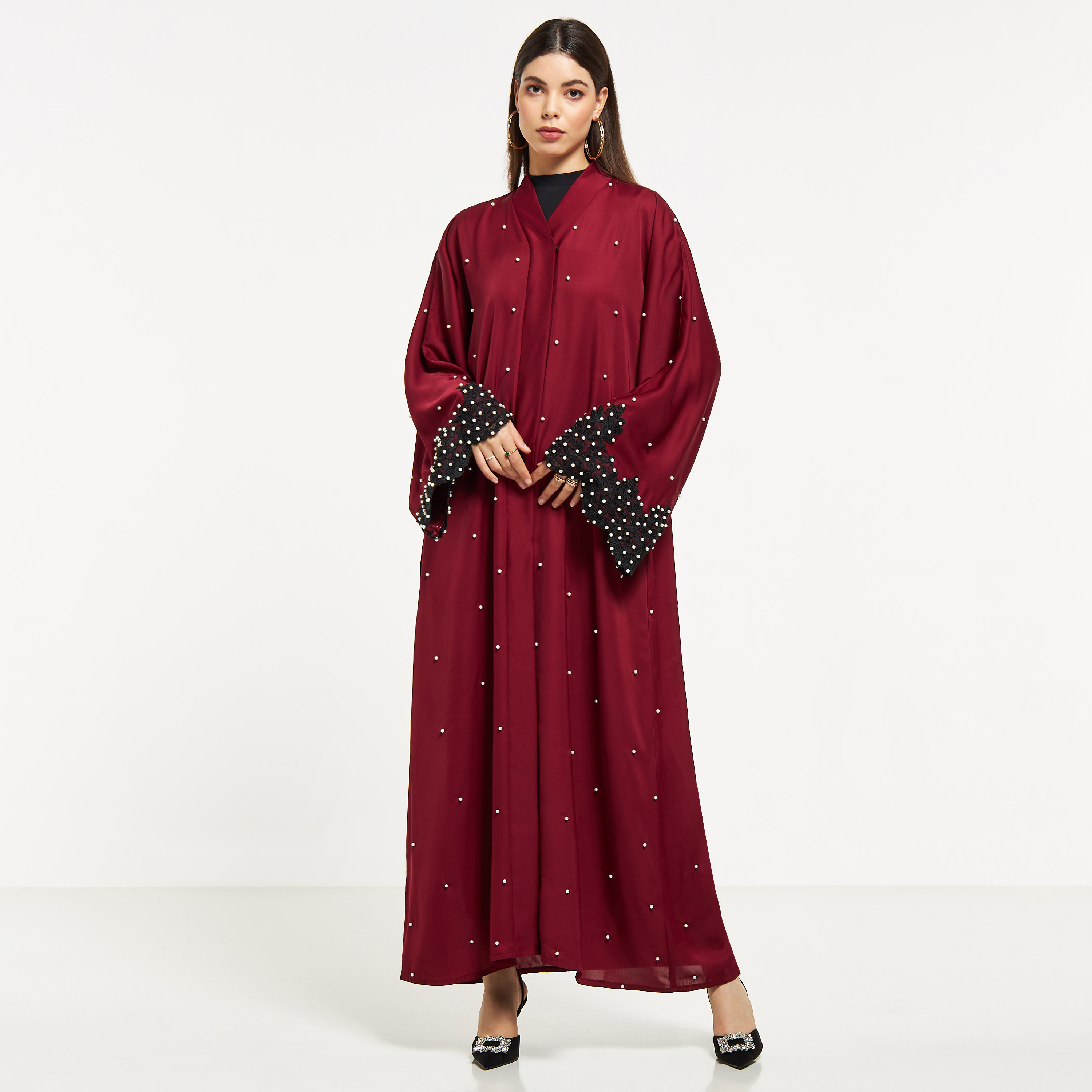 عباية مزيّنة باللؤلؤ مع حجاب من نُخبة-women-arabicclothing-abayas-image-1