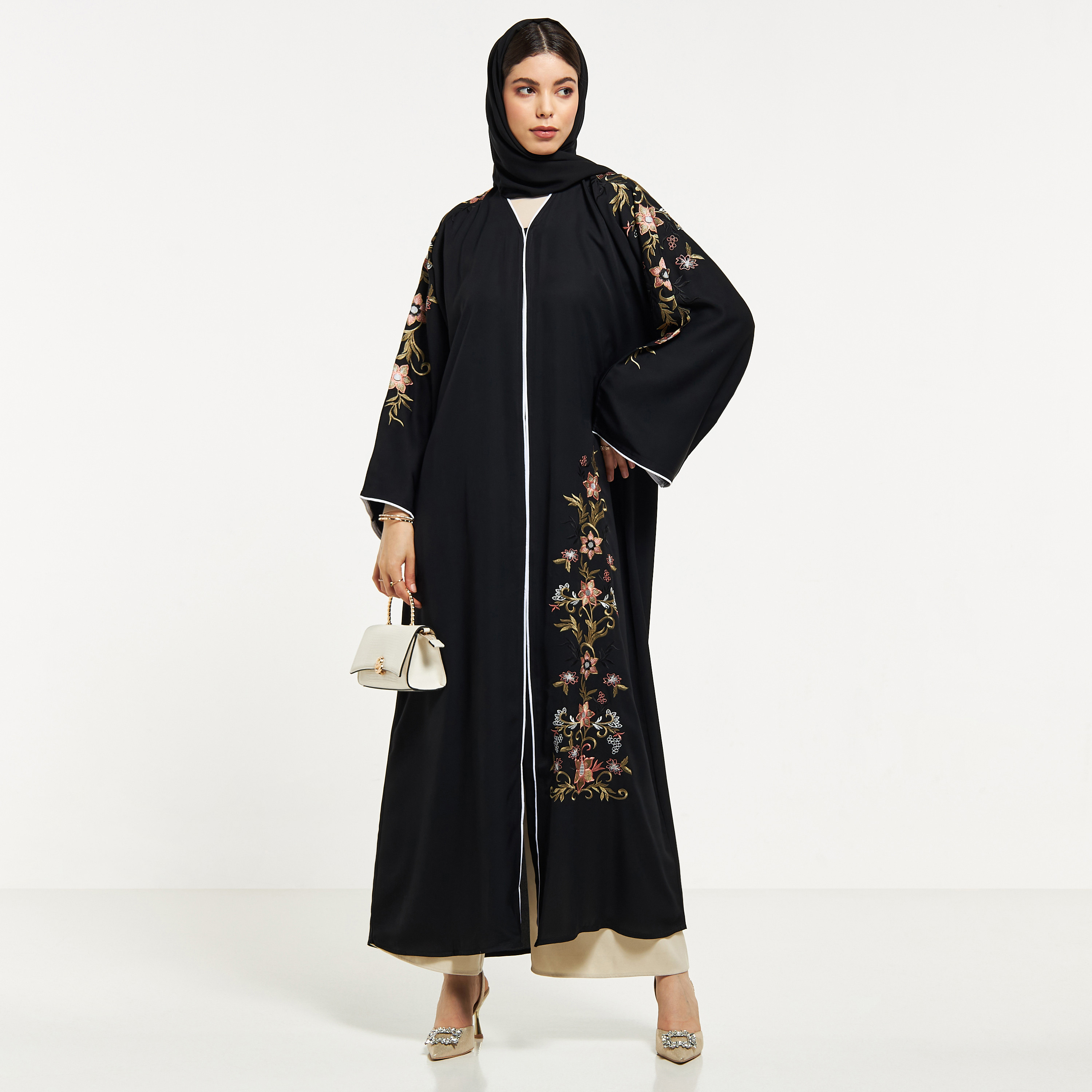 عباية مطرّزة بحجاب من نُخبة-women-arabicclothing-abayas-image-4