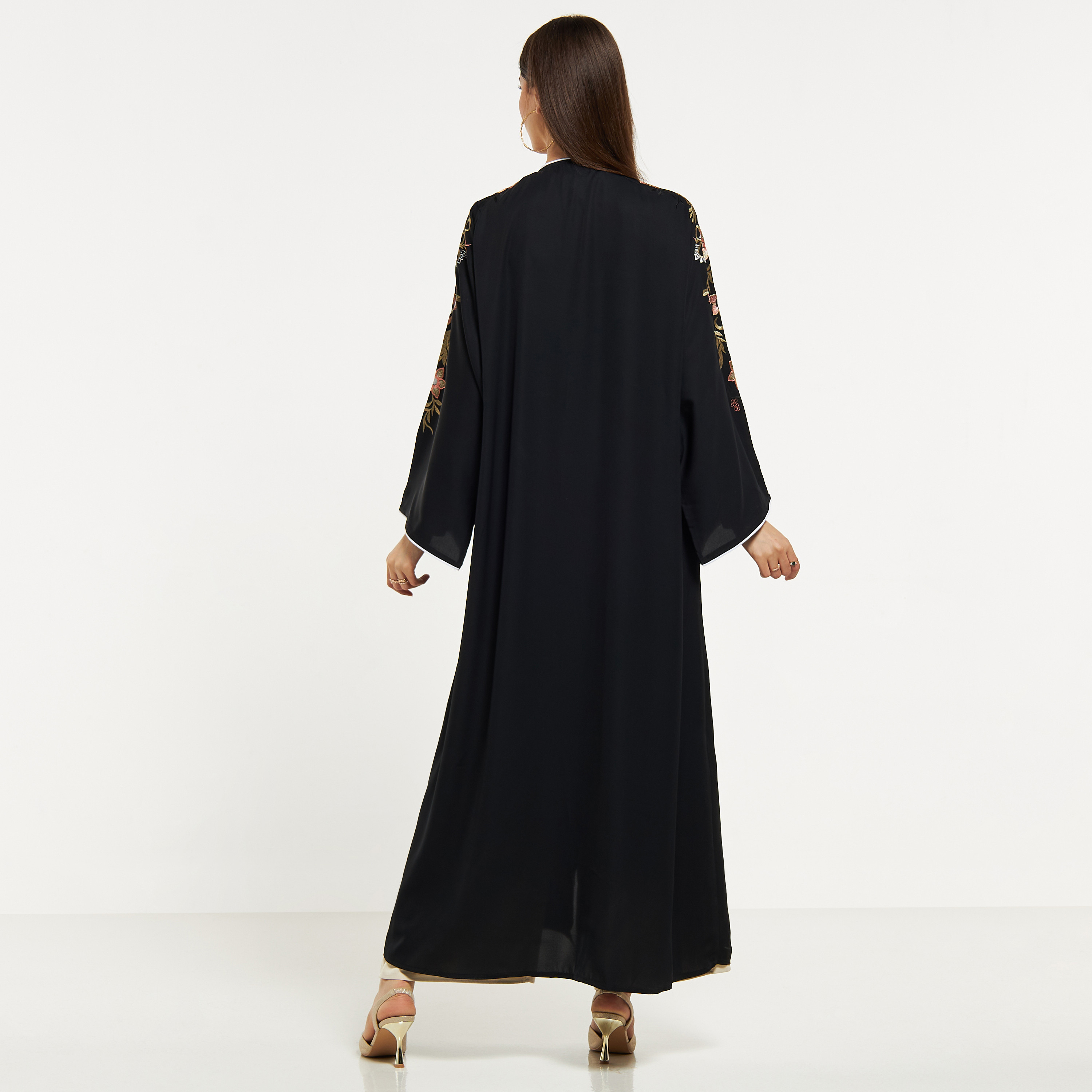 عباية مطرّزة بحجاب من نُخبة-women-arabicclothing-abayas-image-5