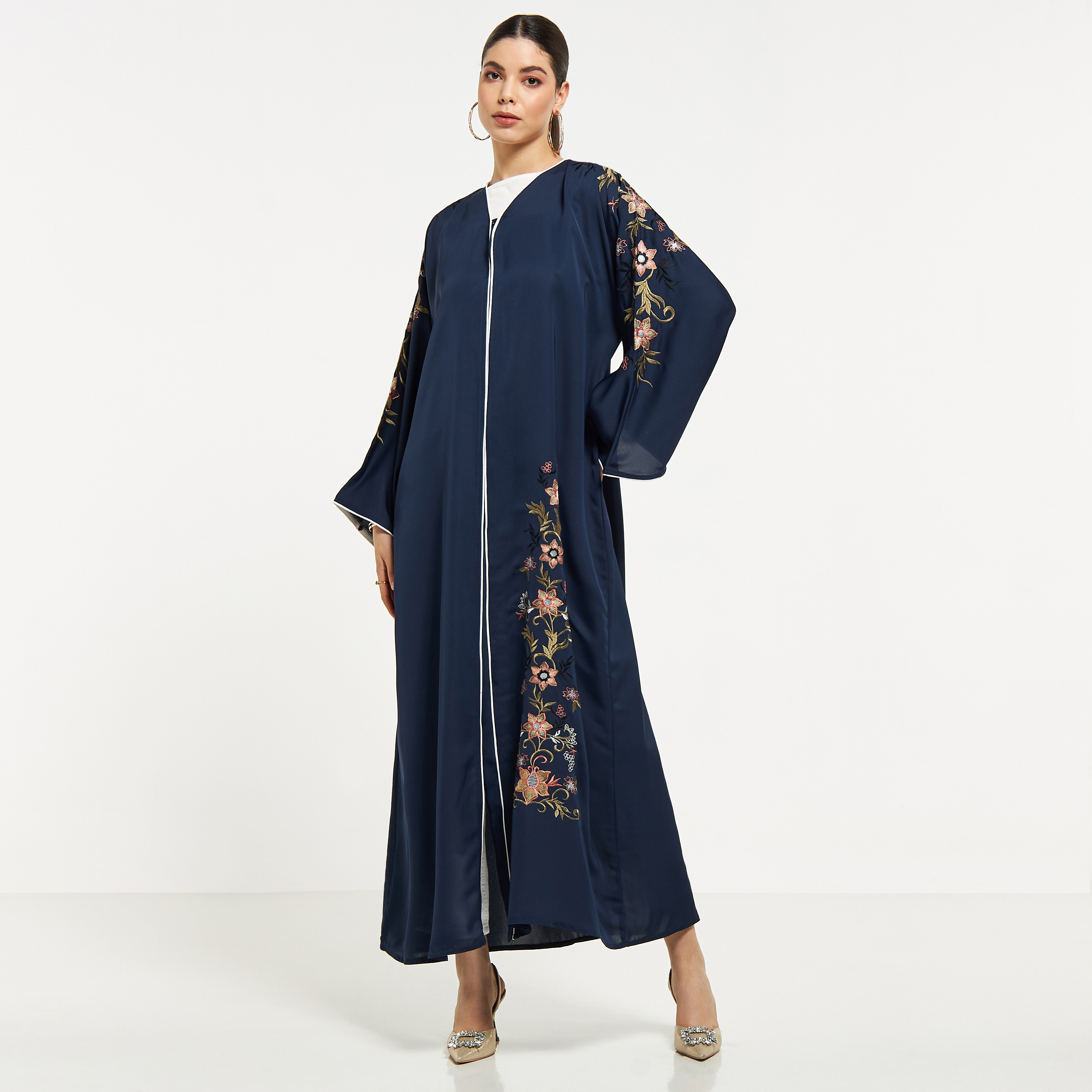 عباية مطرّزة بحجاب من نُخبة-women-arabicclothing-abayas-image-6