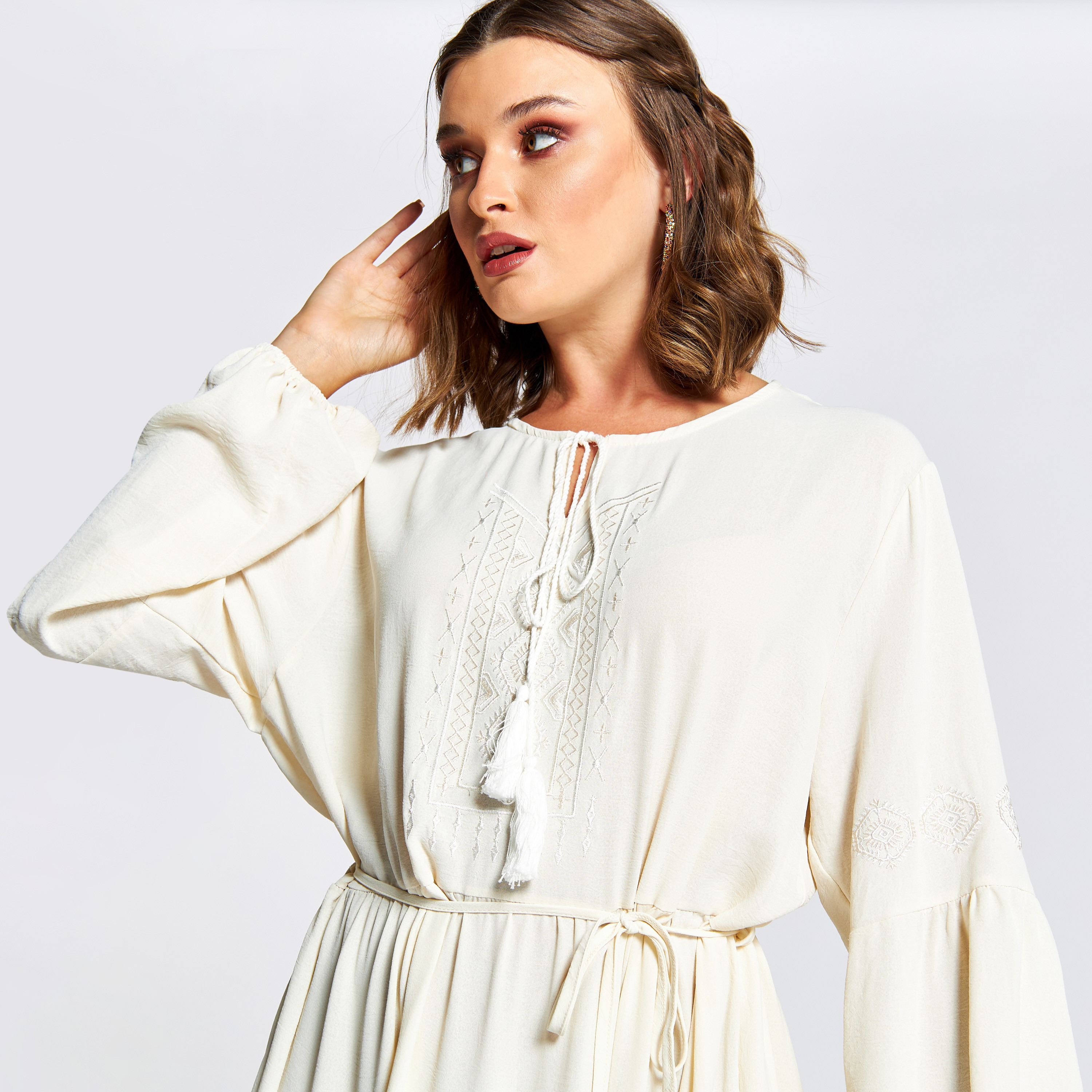 جلابية متعددة الطبقات مطرزة بحزام بأربطة من نُخبة-women-arabicclothing-jalabiyas-image-3