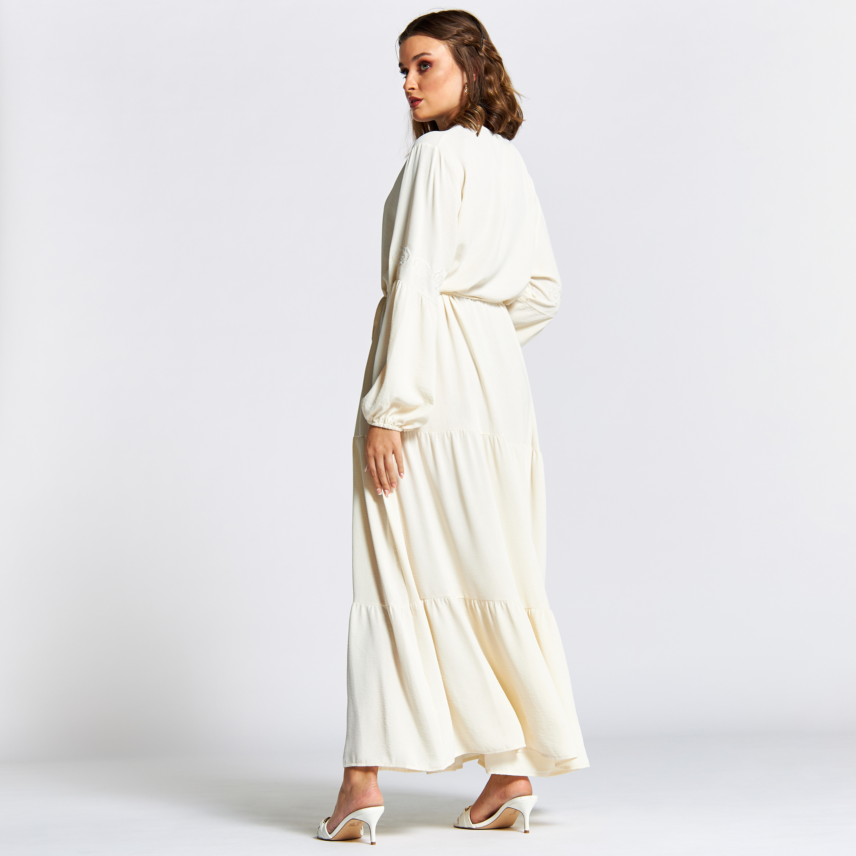 جلابية متعددة الطبقات مطرزة بحزام بأربطة من نُخبة-women-arabicclothing-jalabiyas-image-4