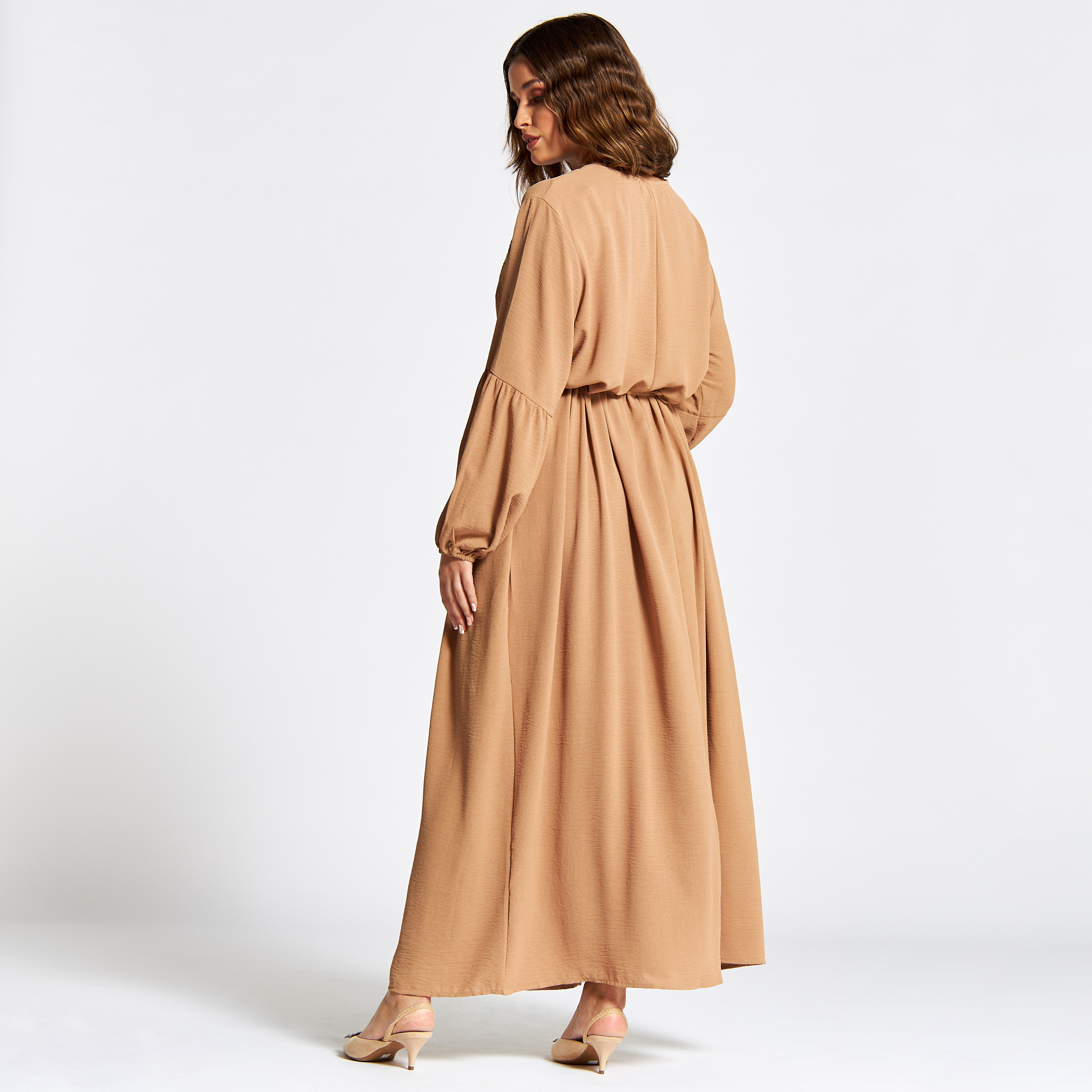 جلابية مطرزة بأربطة وأكمام طويلة من نُخبة-women-arabicclothing-jalabiyas-image-4