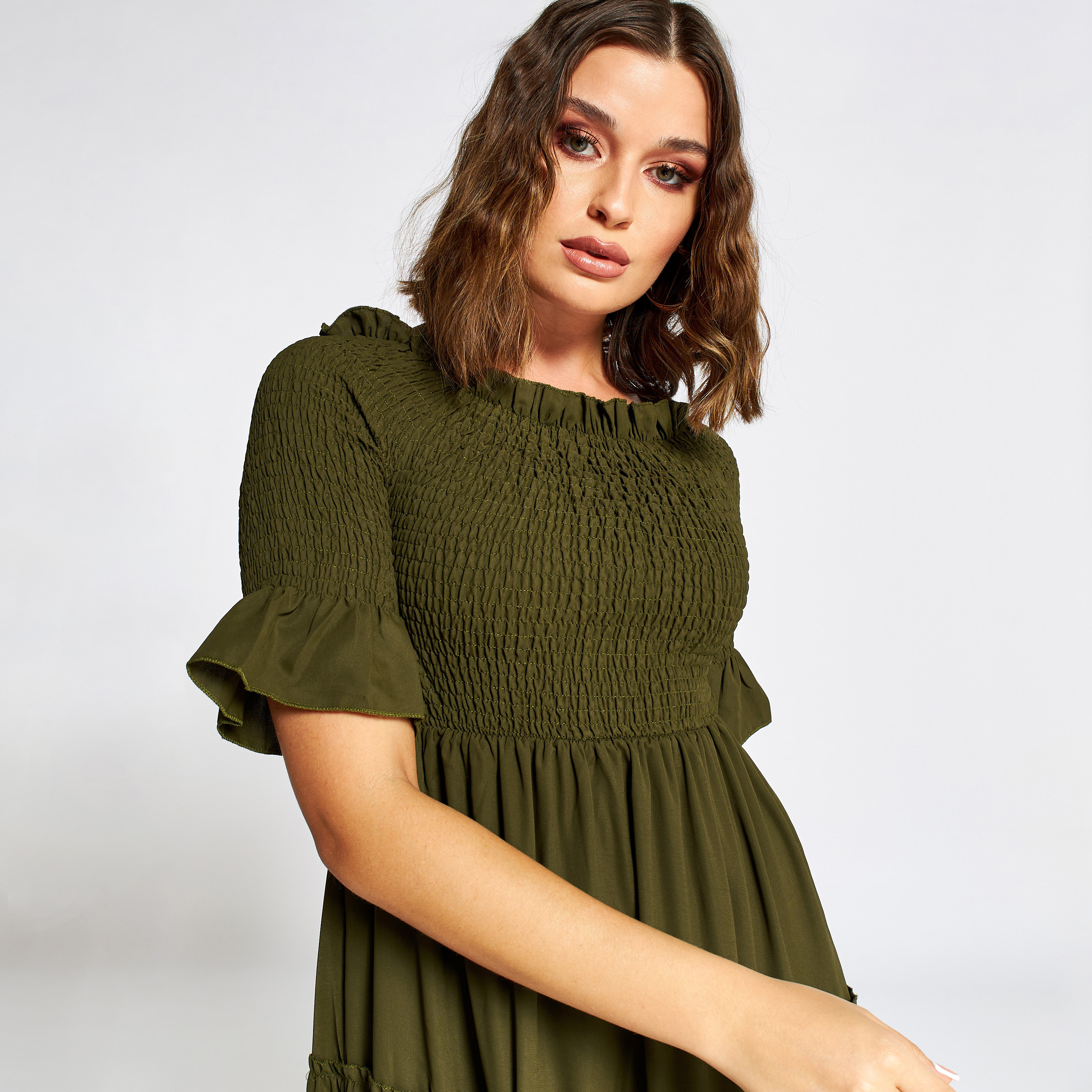 Nukhbaa Solid Tiered Jalabiya with Shirred Detail-women-arabicclothing-jalabiyas-image-3