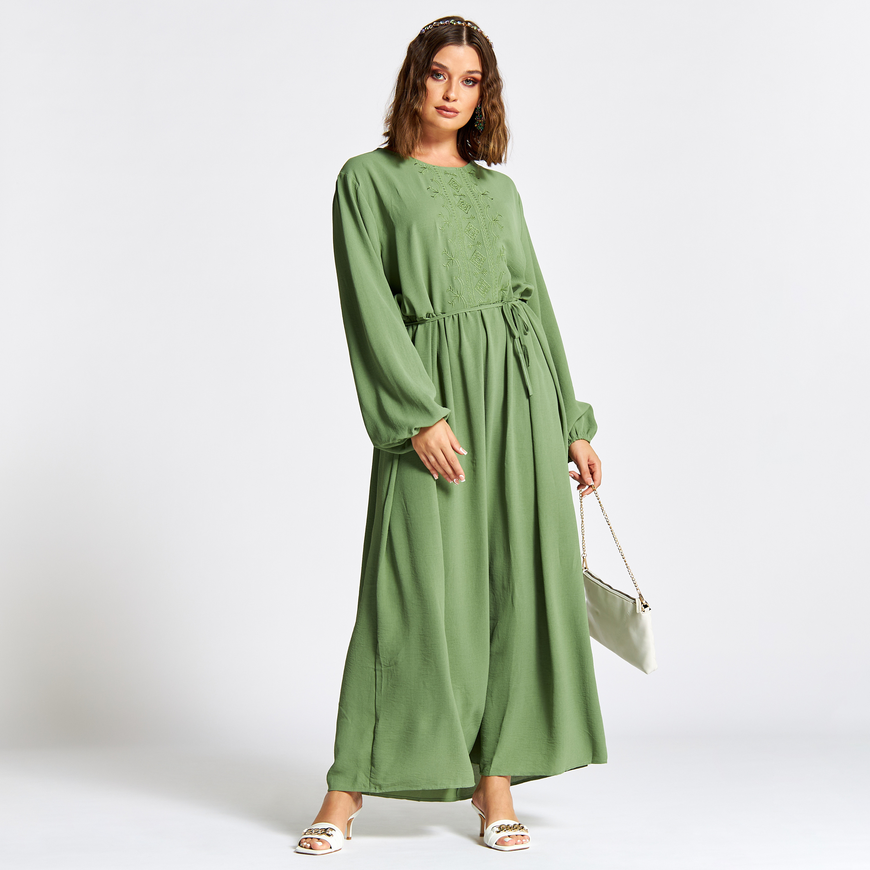 جلابية مطرزة بأربطة وأكمام طويلة من نُخبة-women-arabicclothing-jalabiyas-image-1