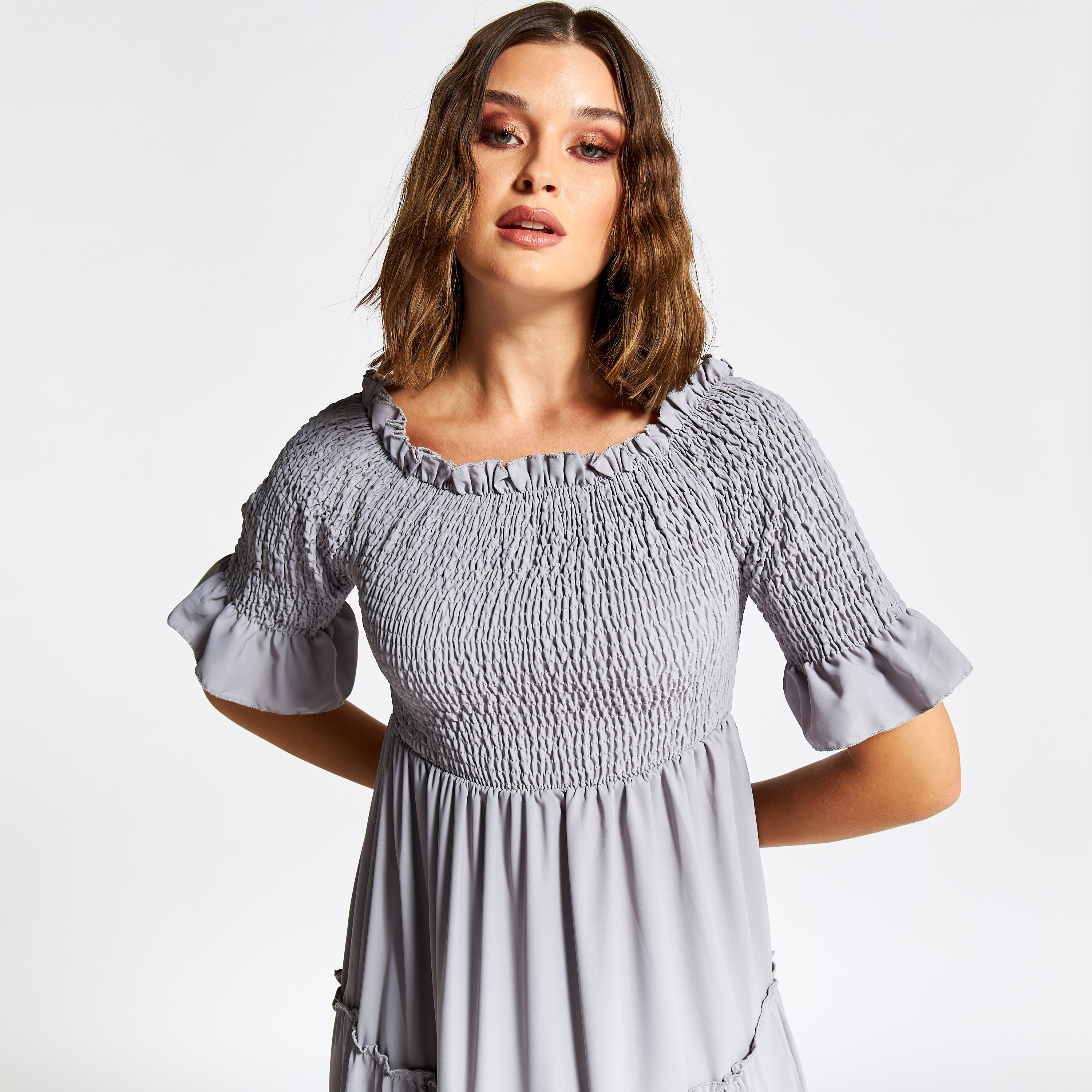 جلابية سادة متعددة الطبقات بتفاصيل كشكش من نُخبة-women-arabicclothing-jalabiyas-image-3
