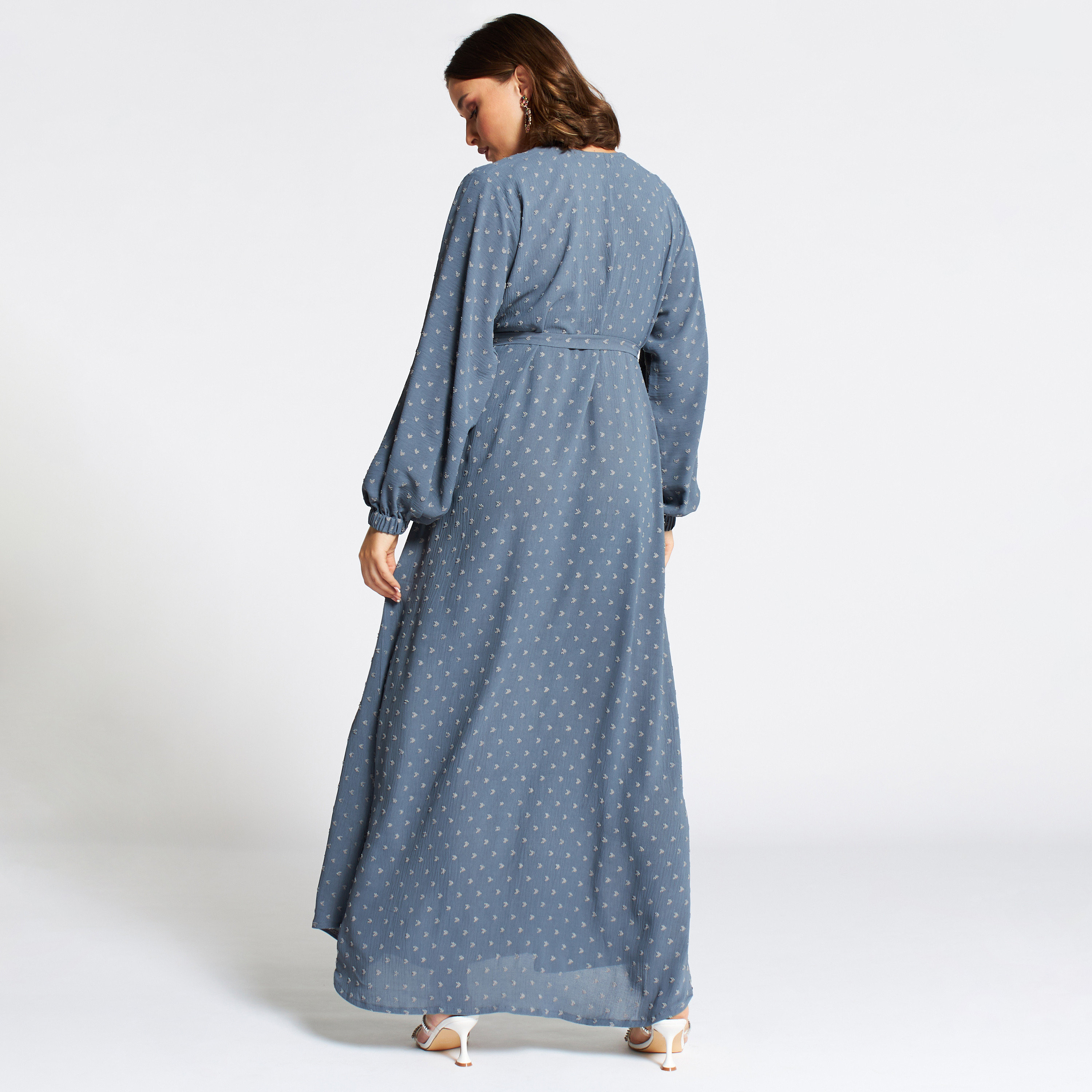 جلابية بياقة v مطرزة وأربطة وجيوب من نُخبة-women-arabicclothing-jalabiyas-image-4