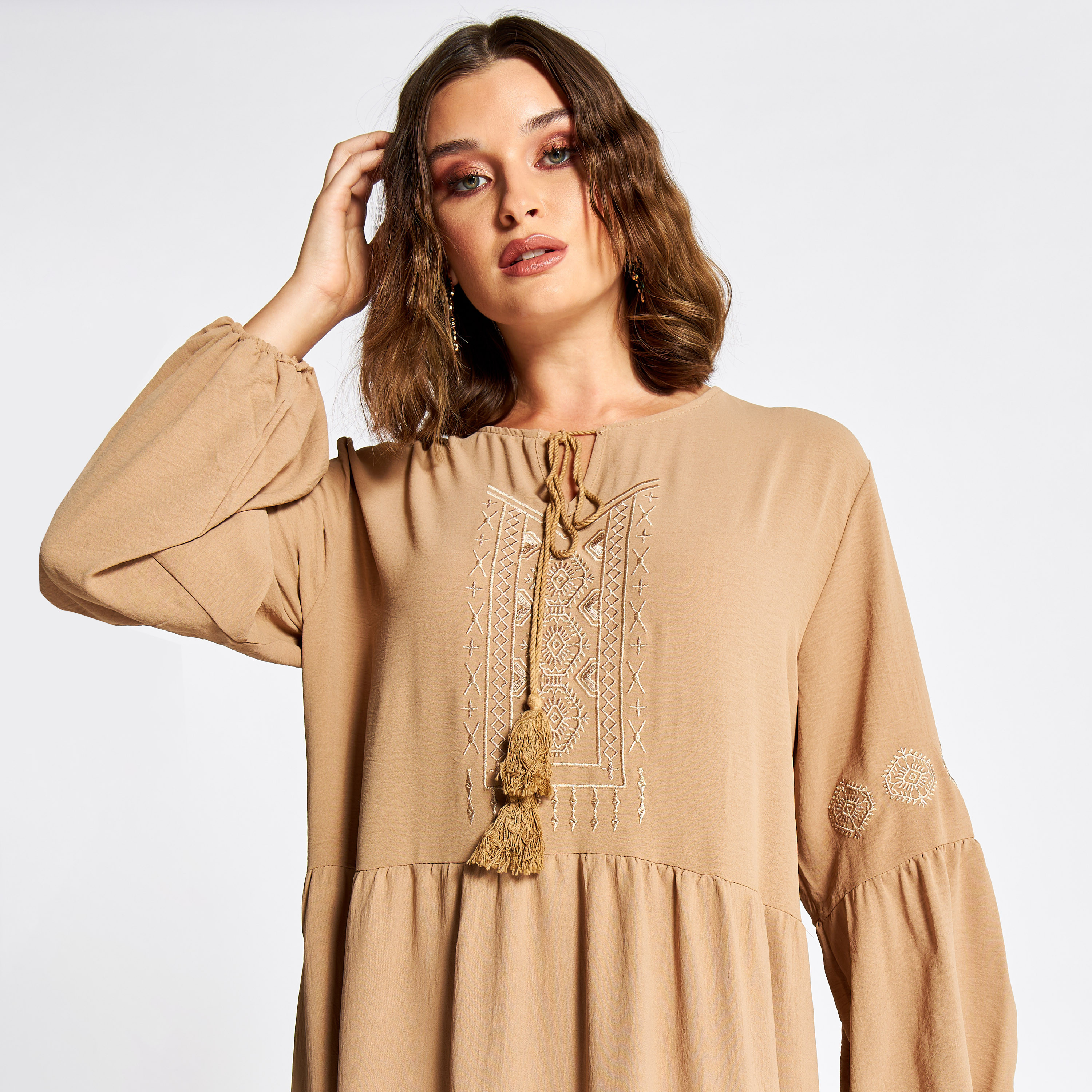 Nukhbaa Embroidered Tiered Jalabiya with Neck Tie-Ups-women-arabicclothing-jalabiyas-image-3