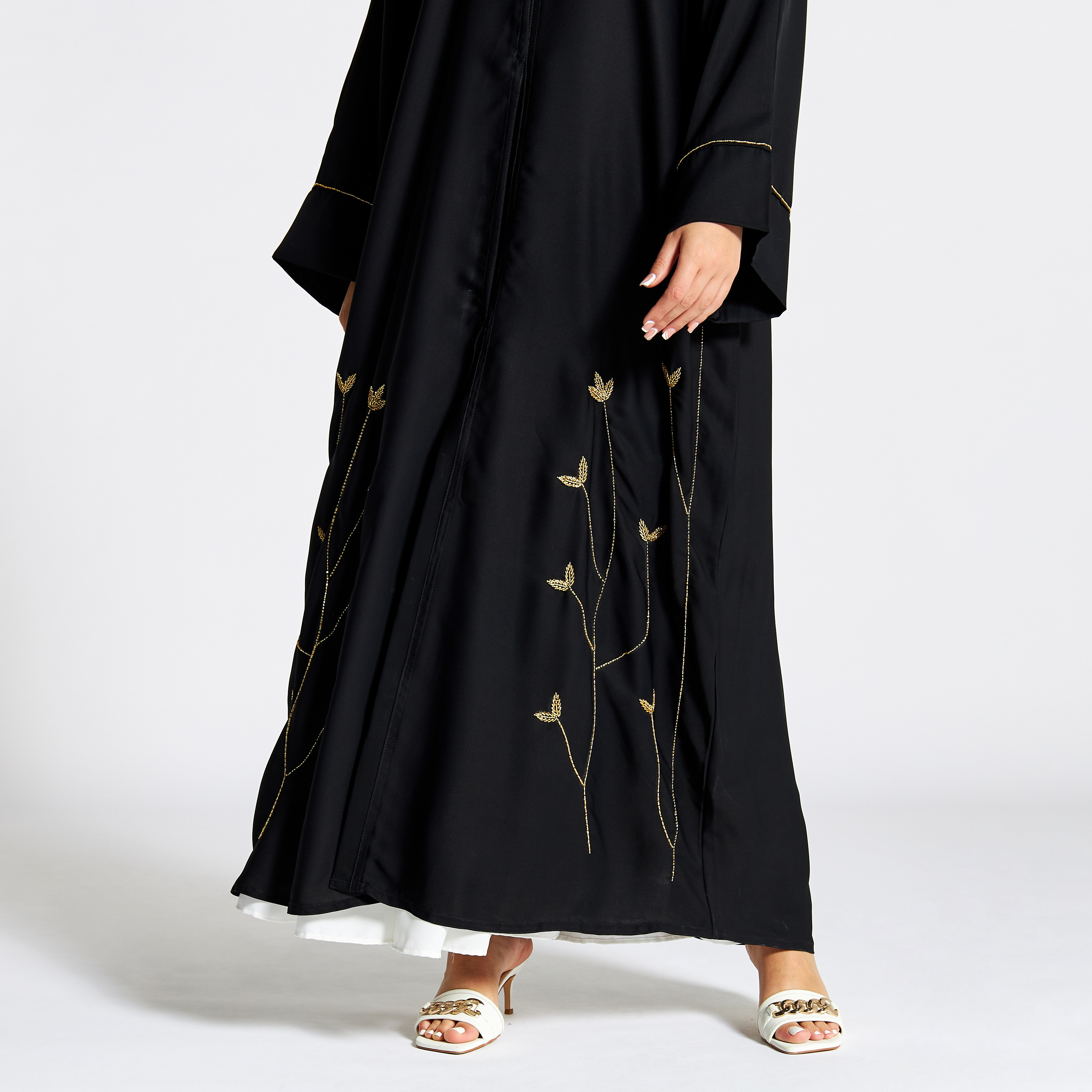 Nukhbaa Embroidered Jalabiya with V-neck and Hijab-women-arabicclothing-jalabiyas-image-4