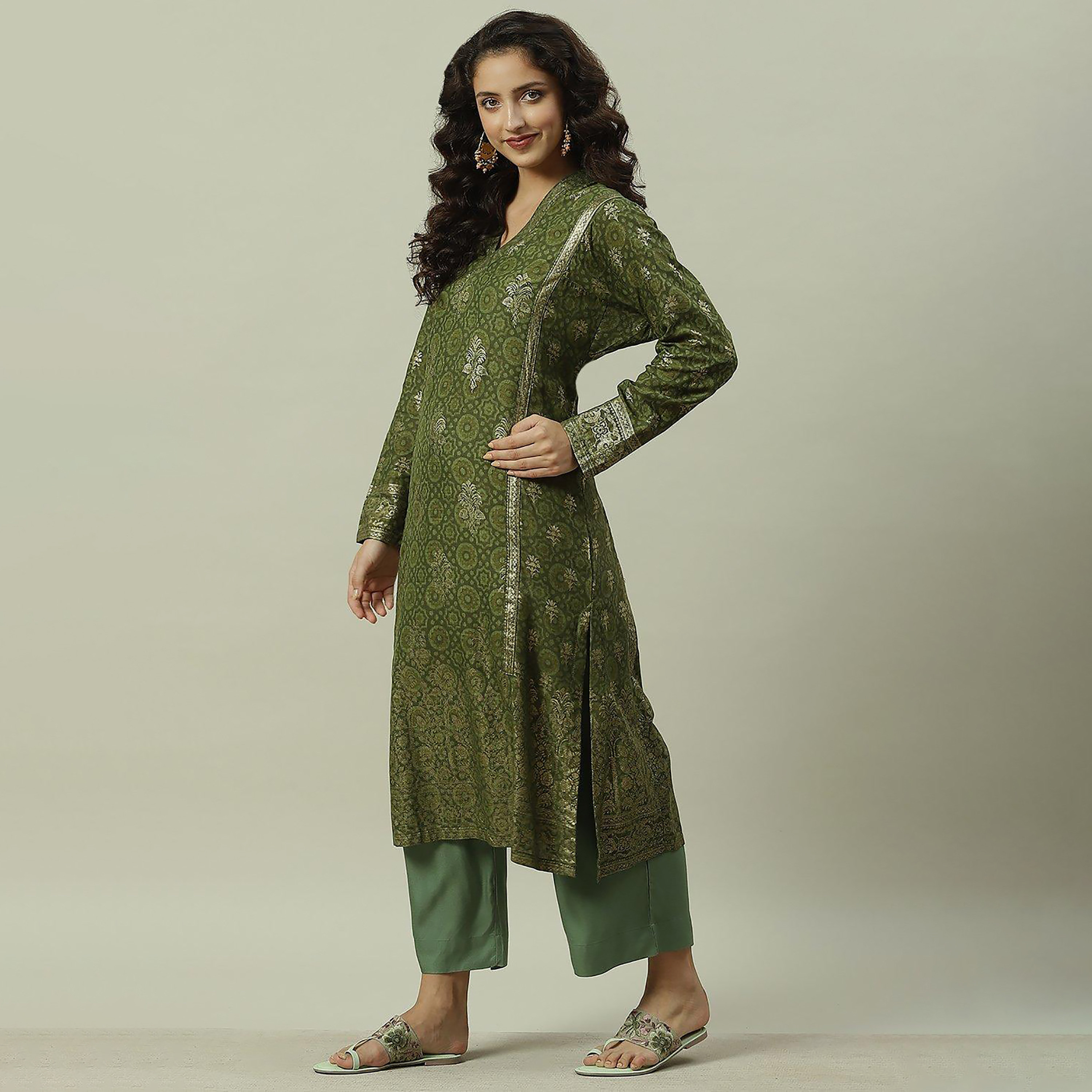كورتا بيبا فويل برقبة على شكل وى مع مطبوعة ومستقيمة-women-clothing-ethnicwear-dresses-image-2