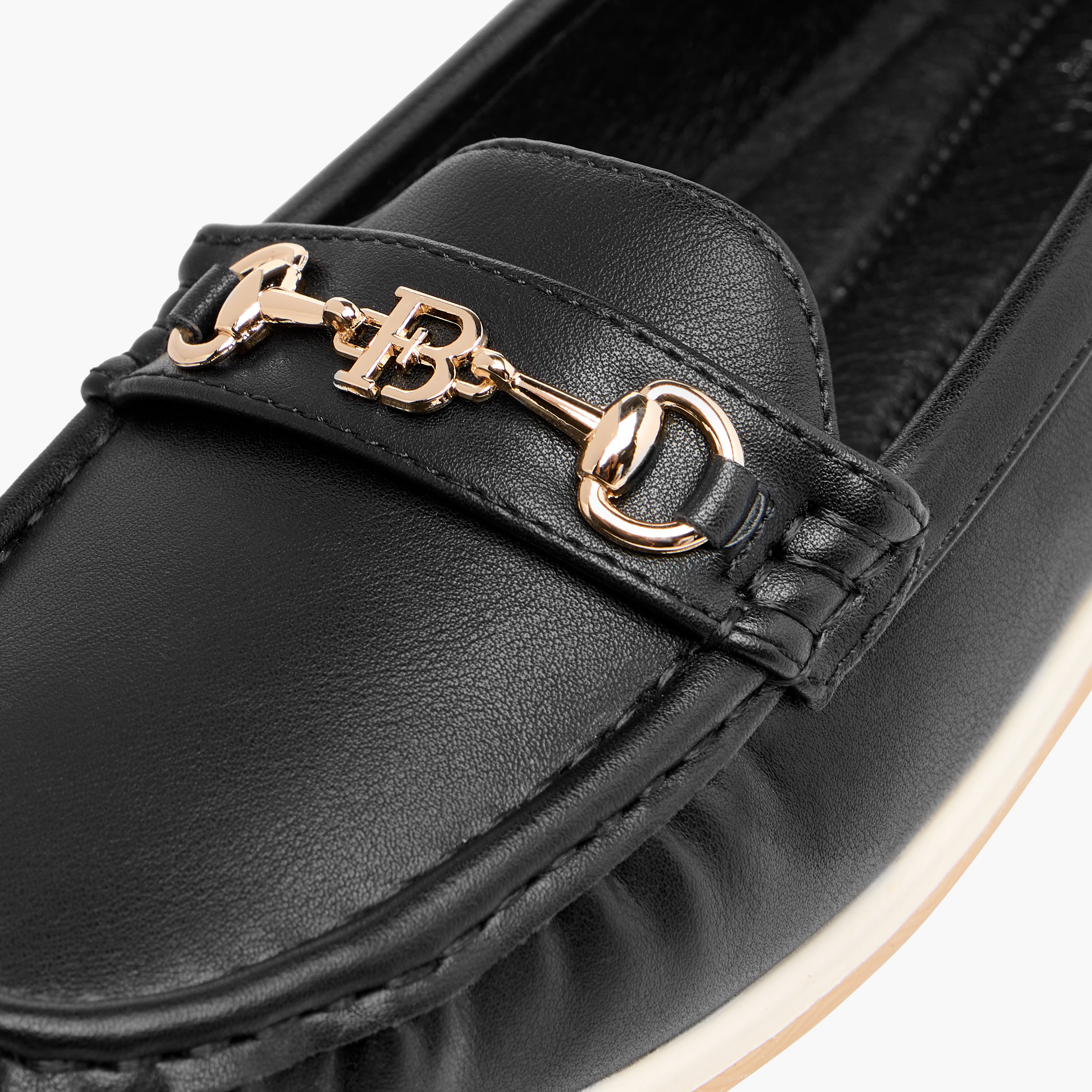 حذاء سادة سهل الارتداء بزينة إبزيم من فلورا بيلا-women-shoes-flats-loafers-image-4