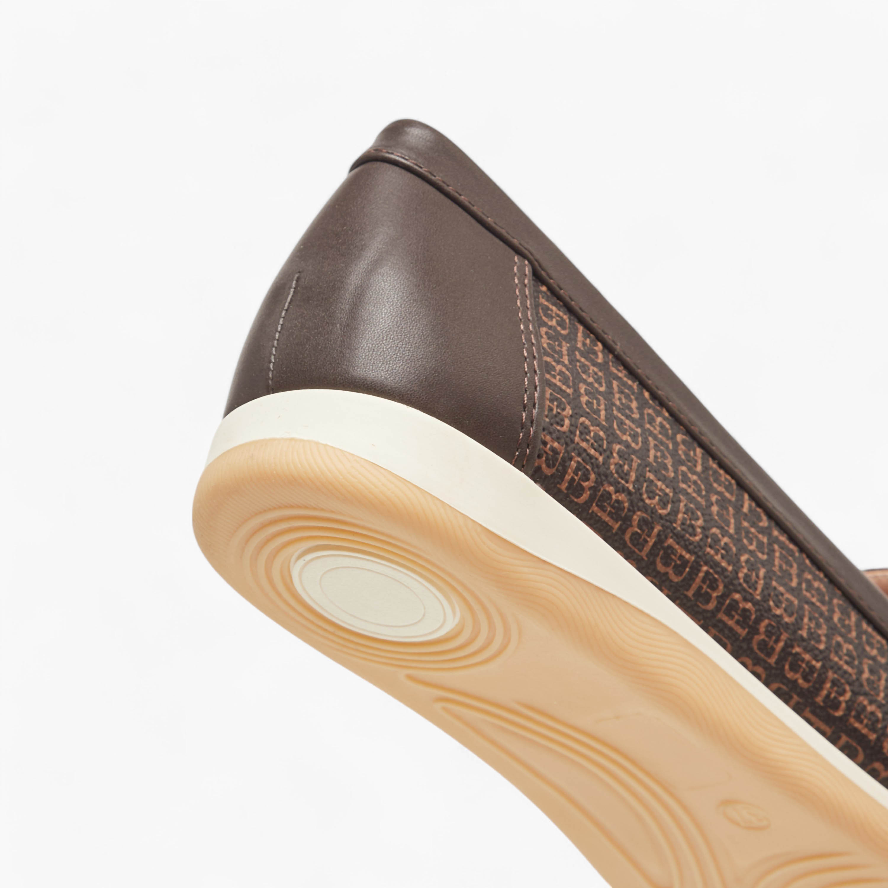 حذاء سادة سهل الارتداء بزينة إبزيم من فلورا بيلا-women-shoes-flats-loafers-image-5