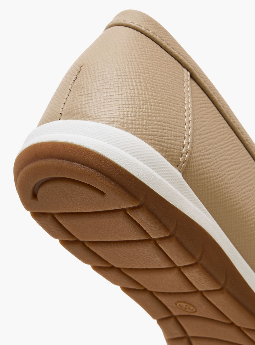 حذاء موكاسين سهل الارتداء للنساء من فلورا بيلا-women-shoes-flats-moccasins-image-6