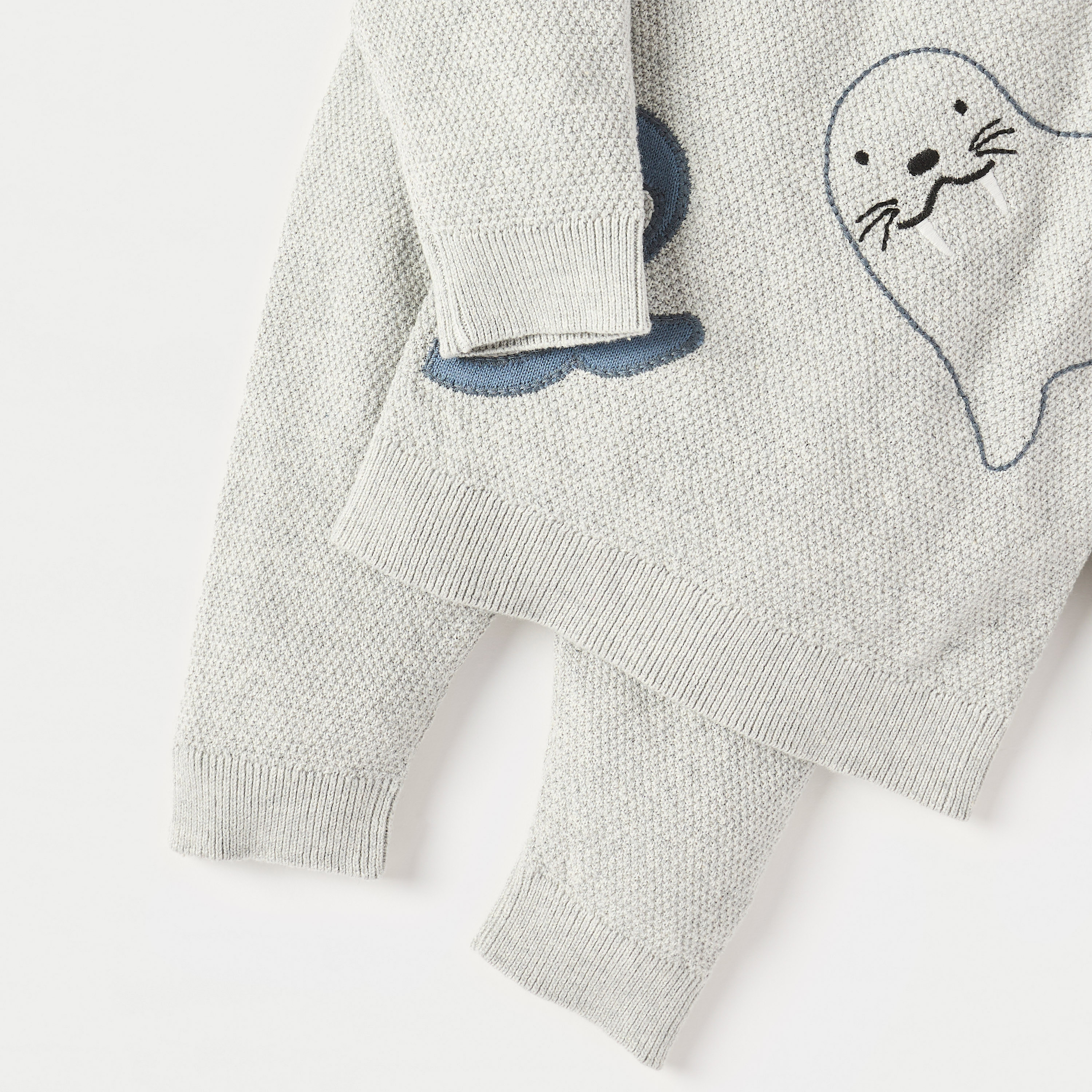 Juniors Applique Detail Long Sleeves T-shirt and Elasticated Pyjama Set-baby-boys-clothing-nightwear-pyjamasets-image-5