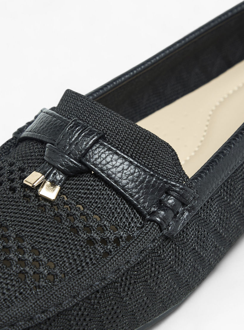 حذاء لوفرز سهل الارتداء بزينة عقد من فلورا بيلا-women-shoes-loafersandmoccasins-image-4
