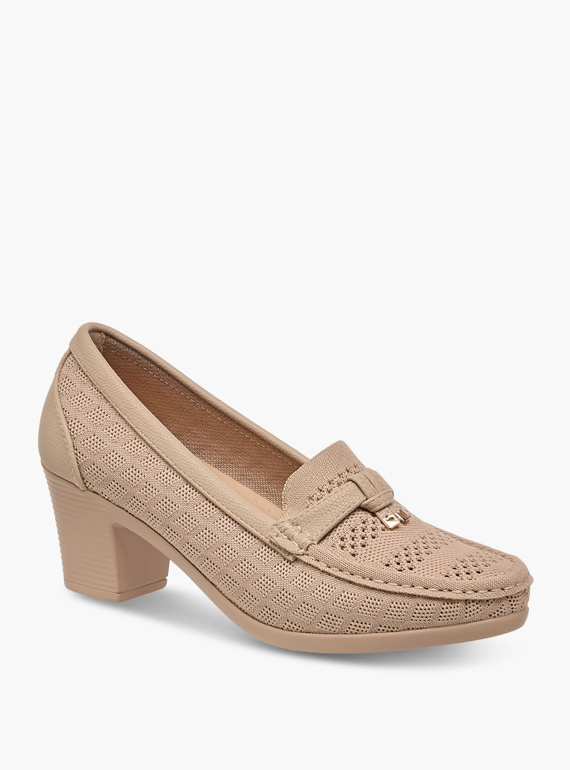 حذاء سهل الارتداء وبارز الملمس بكعب سميك من فلورا بيلا-women-shoes-heels-image-2