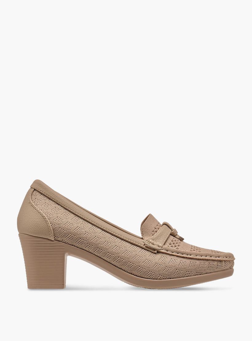 حذاء سهل الارتداء وبارز الملمس بكعب سميك من فلورا بيلا-women-shoes-heels-image-3