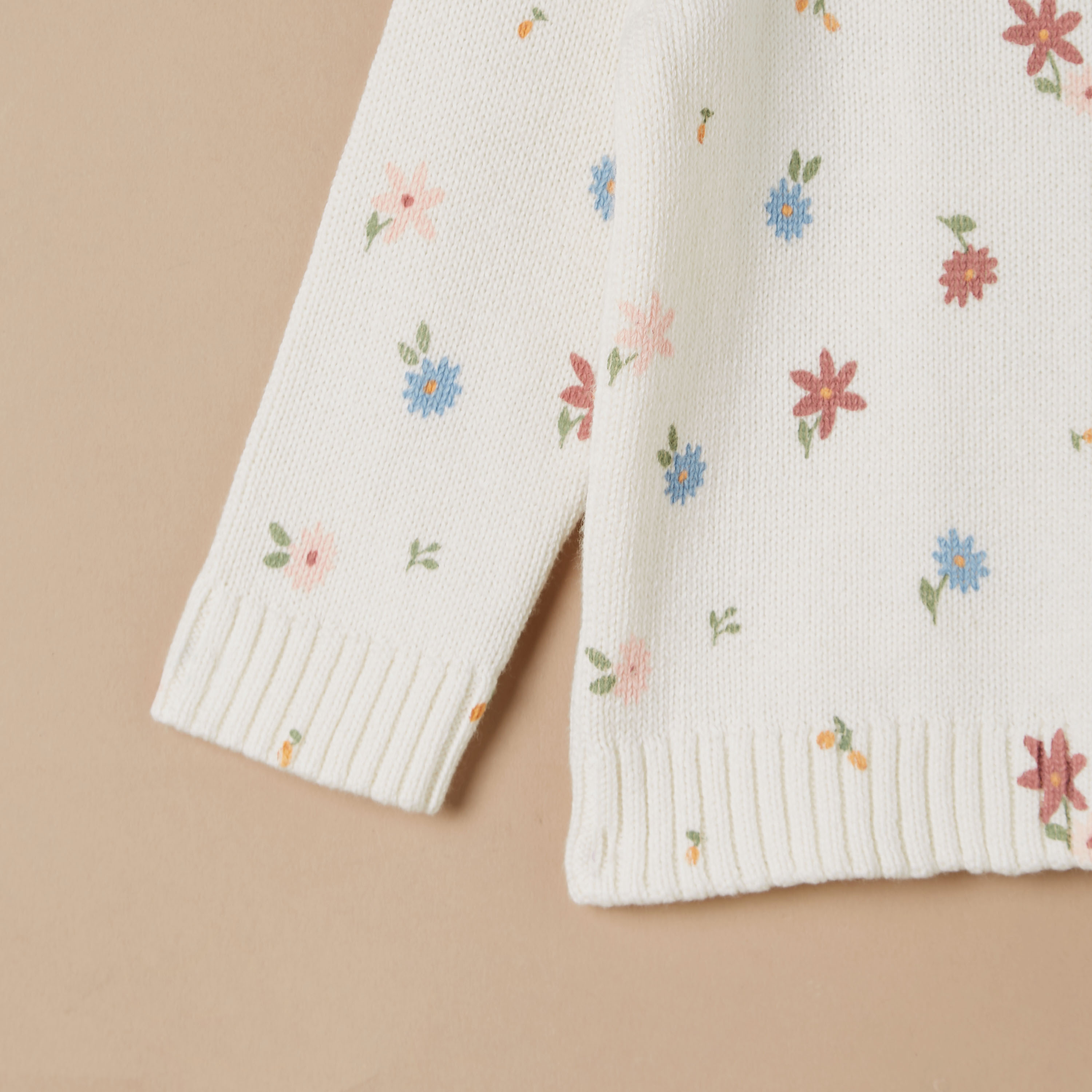 كنزة بياقة ضيّقة وأكمام طويلة وطبعات من جونيورز-baby-girls-clothing-jumpersandcardigans-image-2