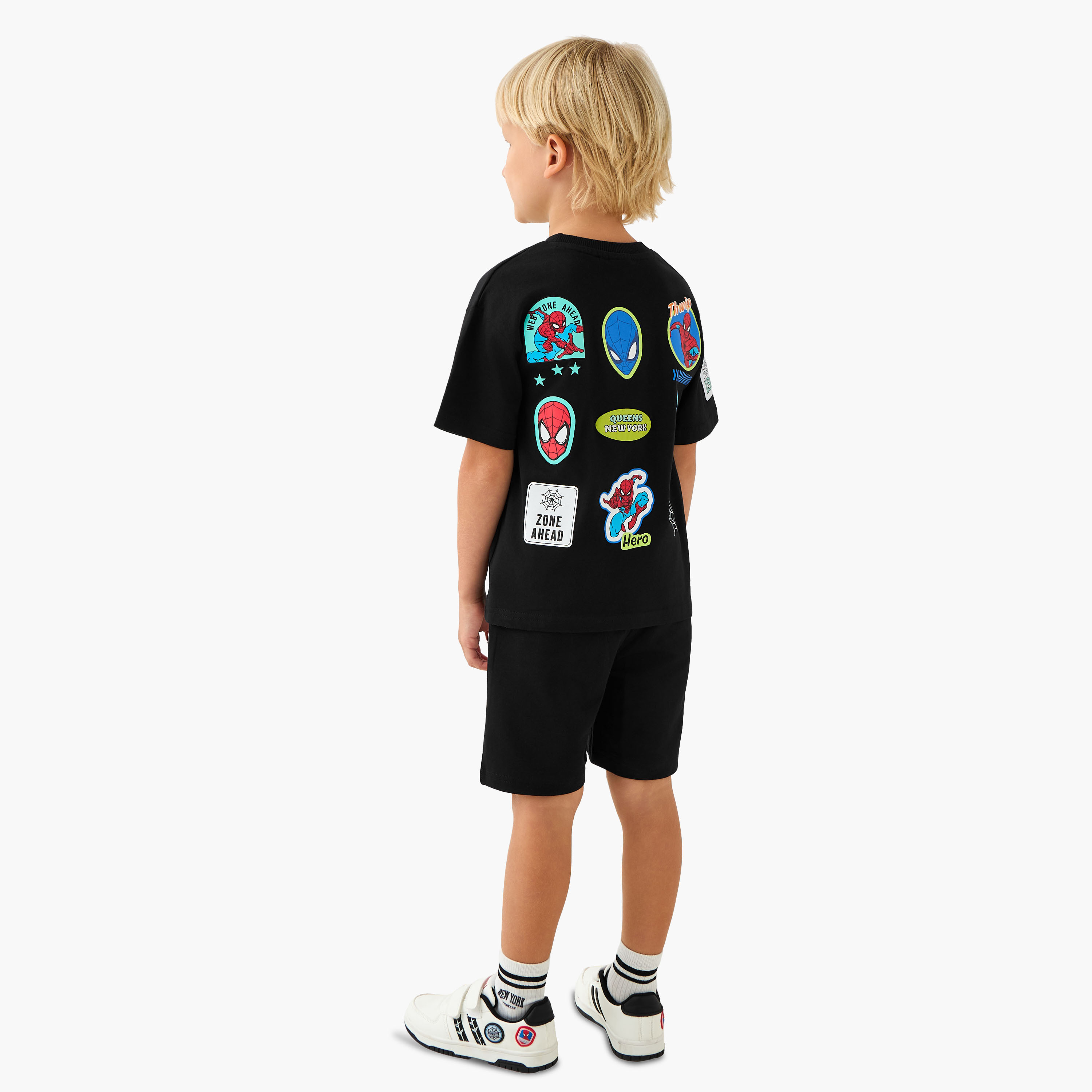 طقم شورت وتيشيرت بياقة ضيقة وأكمام قصيرة وطبعات سبايدرمان-boys-clothing-setsandcoords-image-4