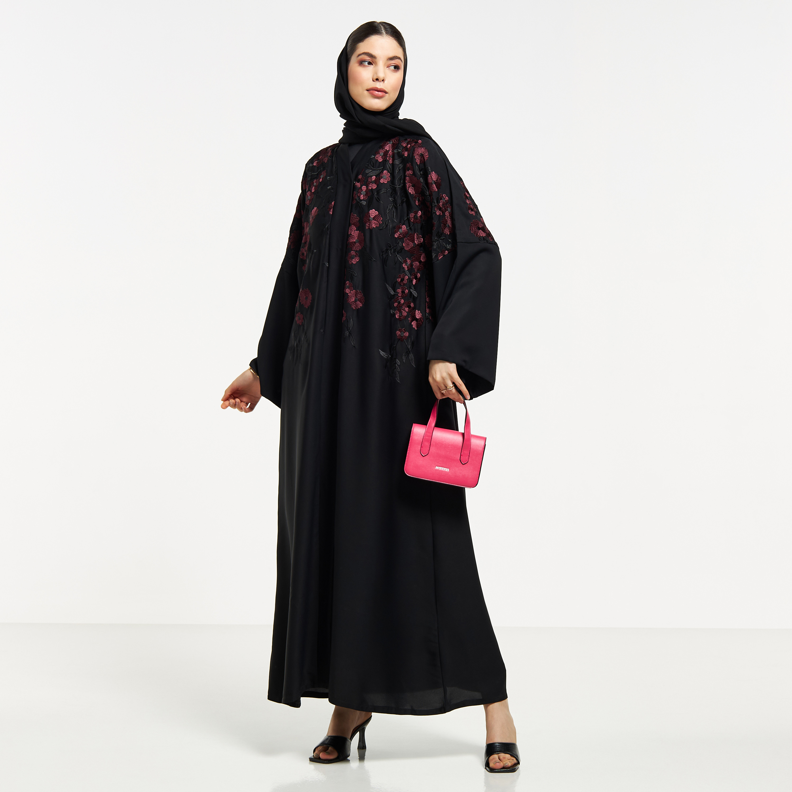 عباية بحزام وتطريز أزهار مع حجاب من نُخبة-women-arabicclothing-abayas-image-4