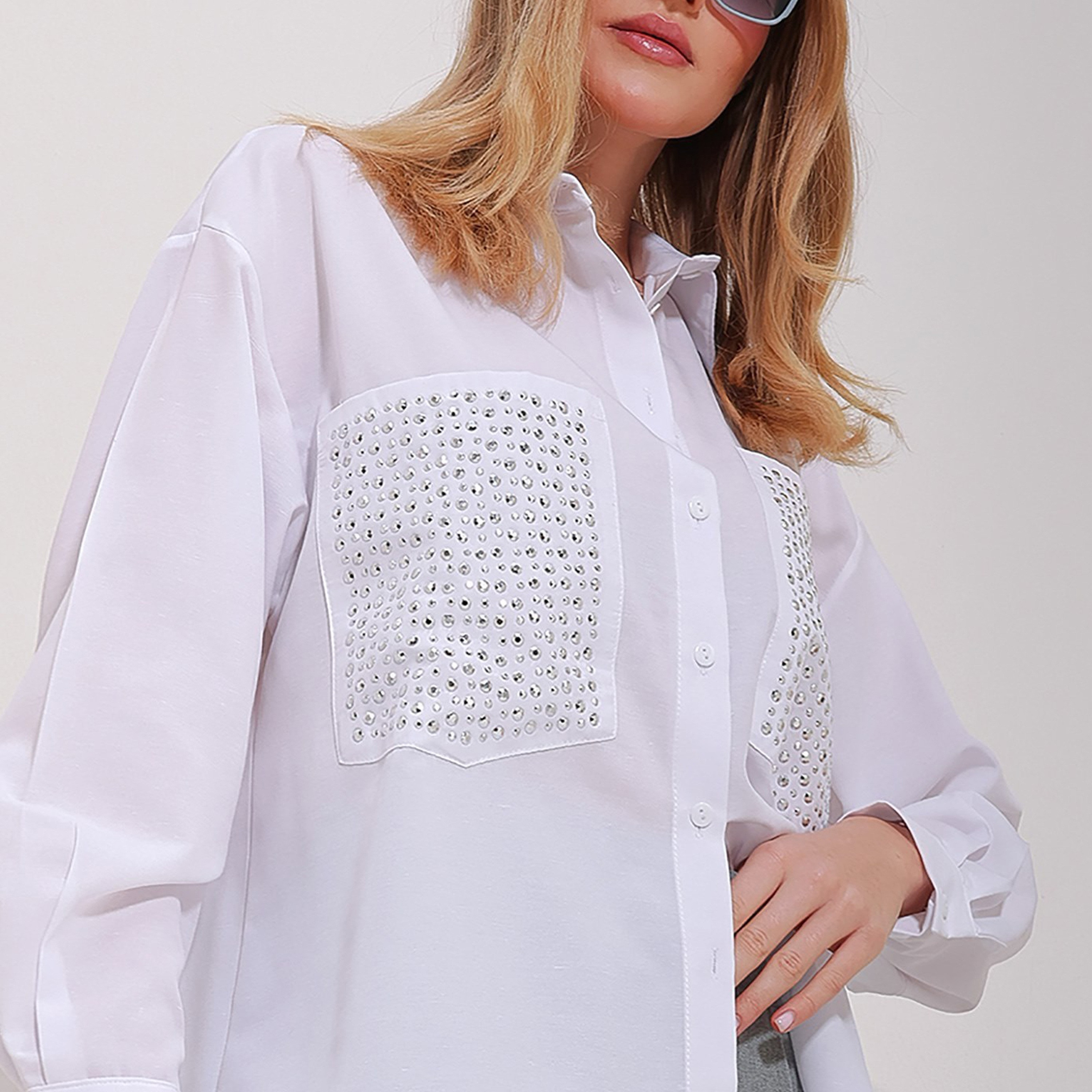تريند ألاجاتي ستايل قميص نسائي أبيض بياقة وأكمام ساقطة-women-clothing-shirtsandblouses-shirts-image-4