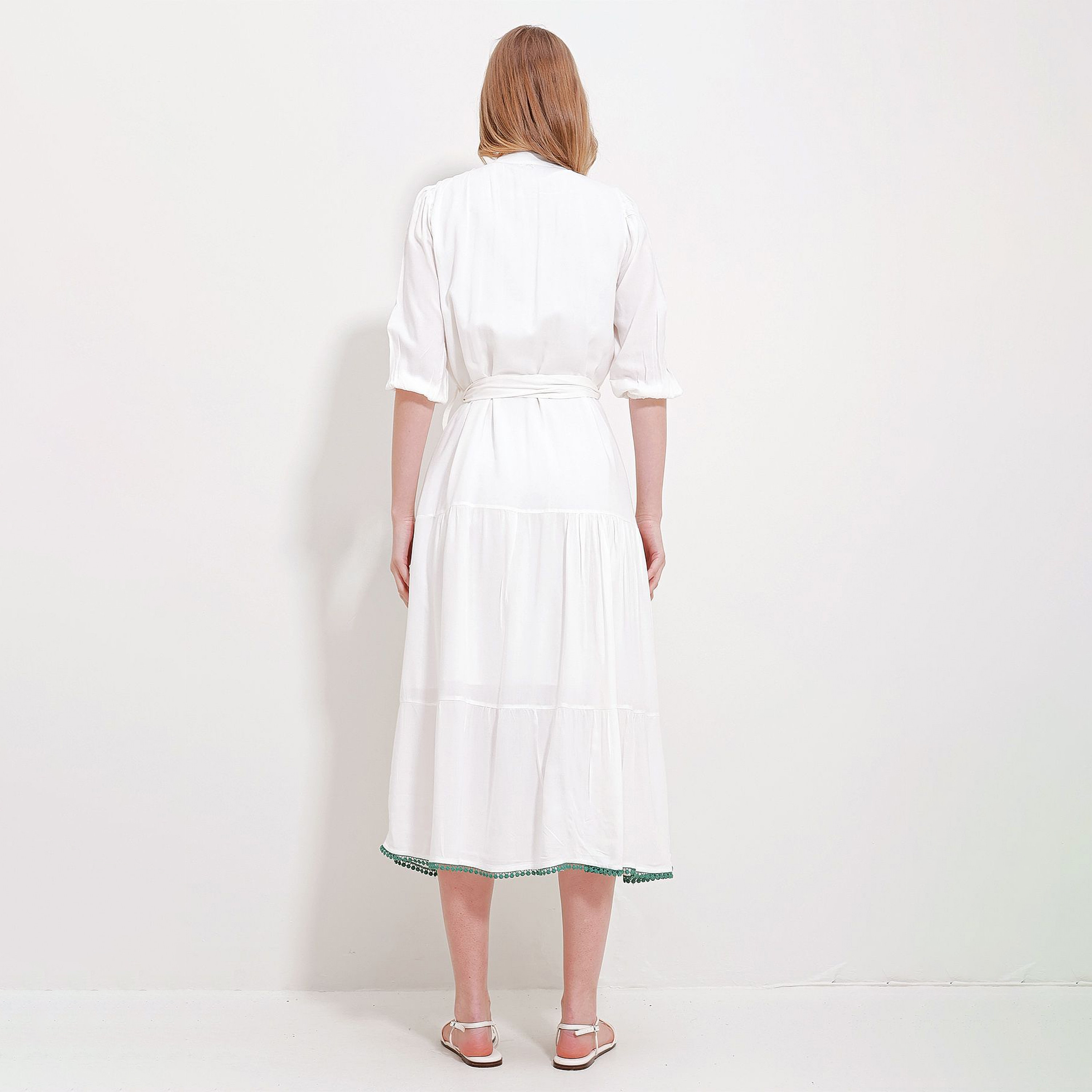 تريند ألاجاتي ستايل فستان ميدي نسائي أبيض بطبقات مع تطريز زهور وياقة ماندرين-women-clothing-dresses-image-3