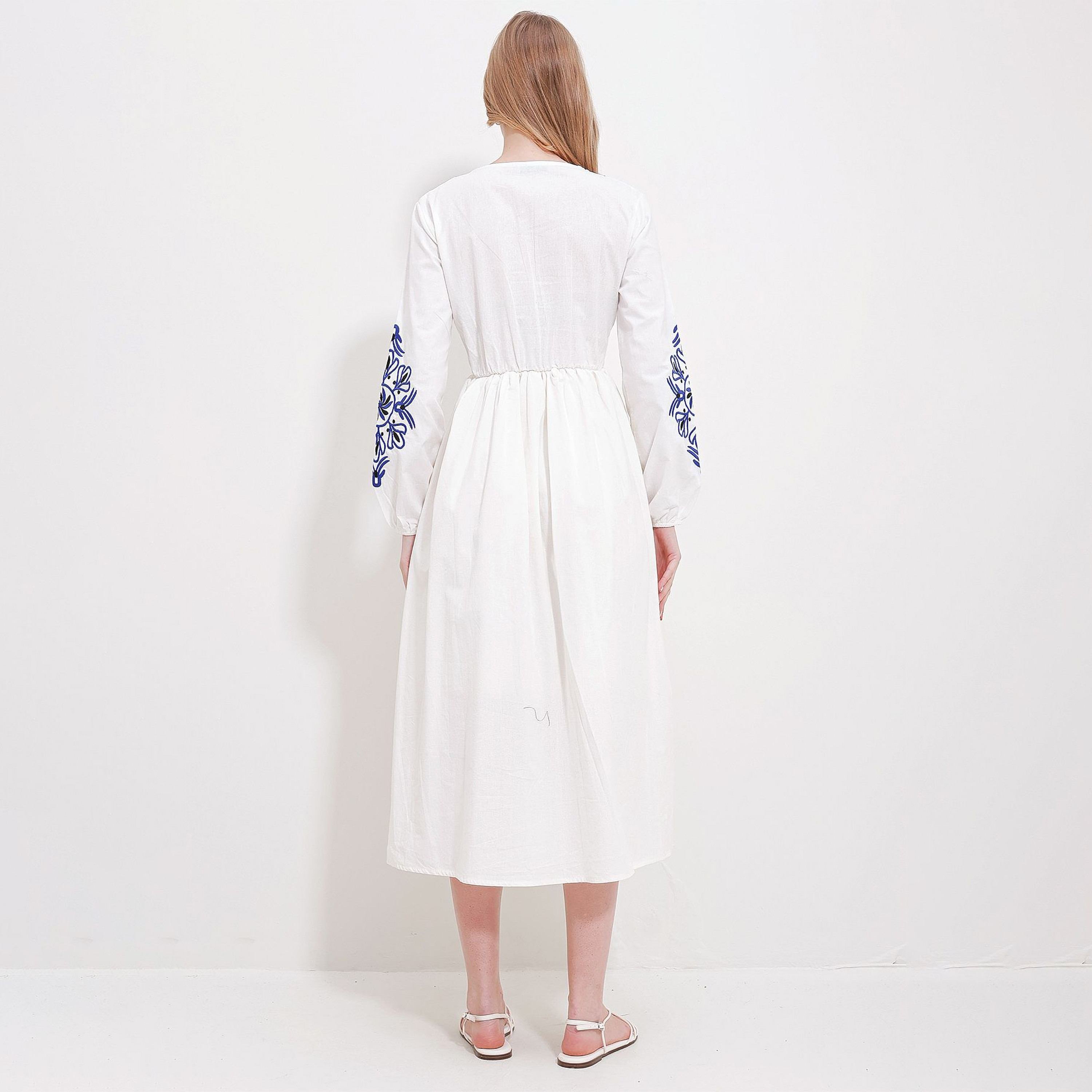 تريند ألاجاتي ستايل فستان ميدي نسائي أبيض من الكتان المطرّز بأكمام بالون-women-clothing-dresses-image-3