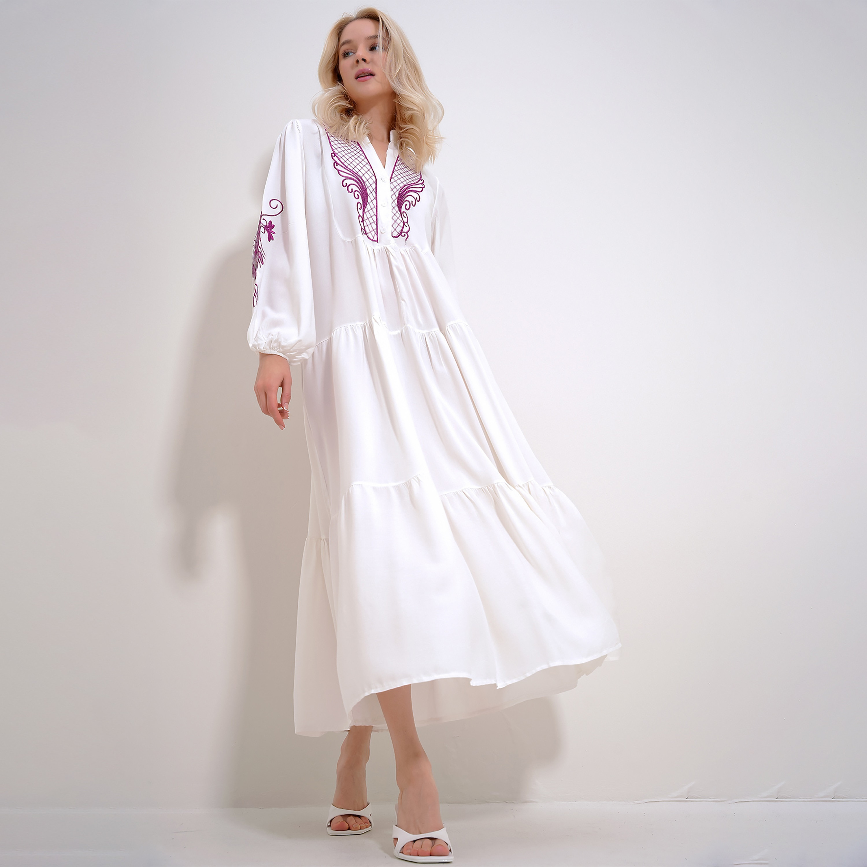 تريند ألاجاتي ستايل فستان نسائي بطبقات من القطن المطرّز بياقة ماندرين وأكمام بالون-women-clothing-dresses-image-2