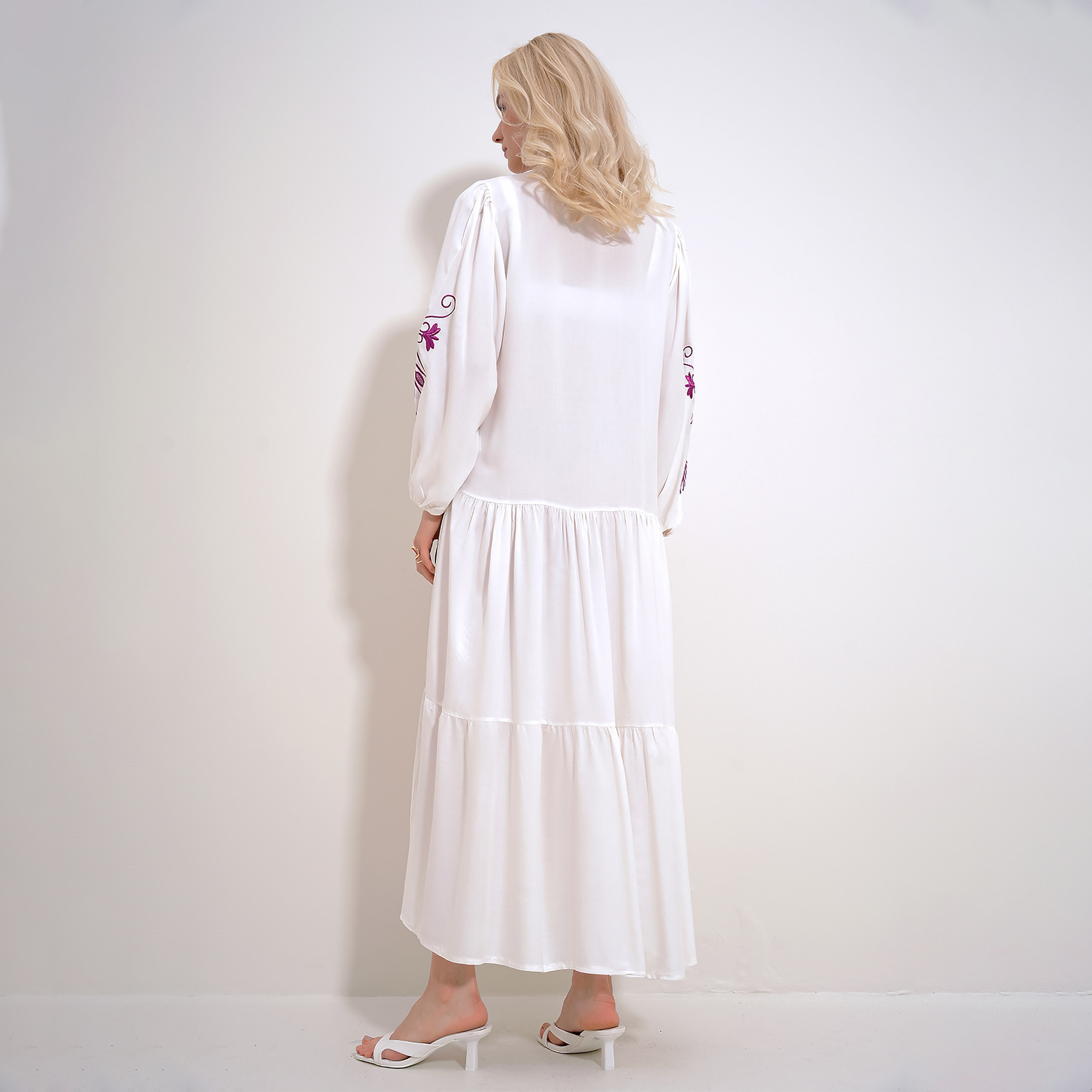 تريند ألاجاتي ستايل فستان نسائي بطبقات من القطن المطرّز بياقة ماندرين وأكمام بالون-women-clothing-dresses-image-3