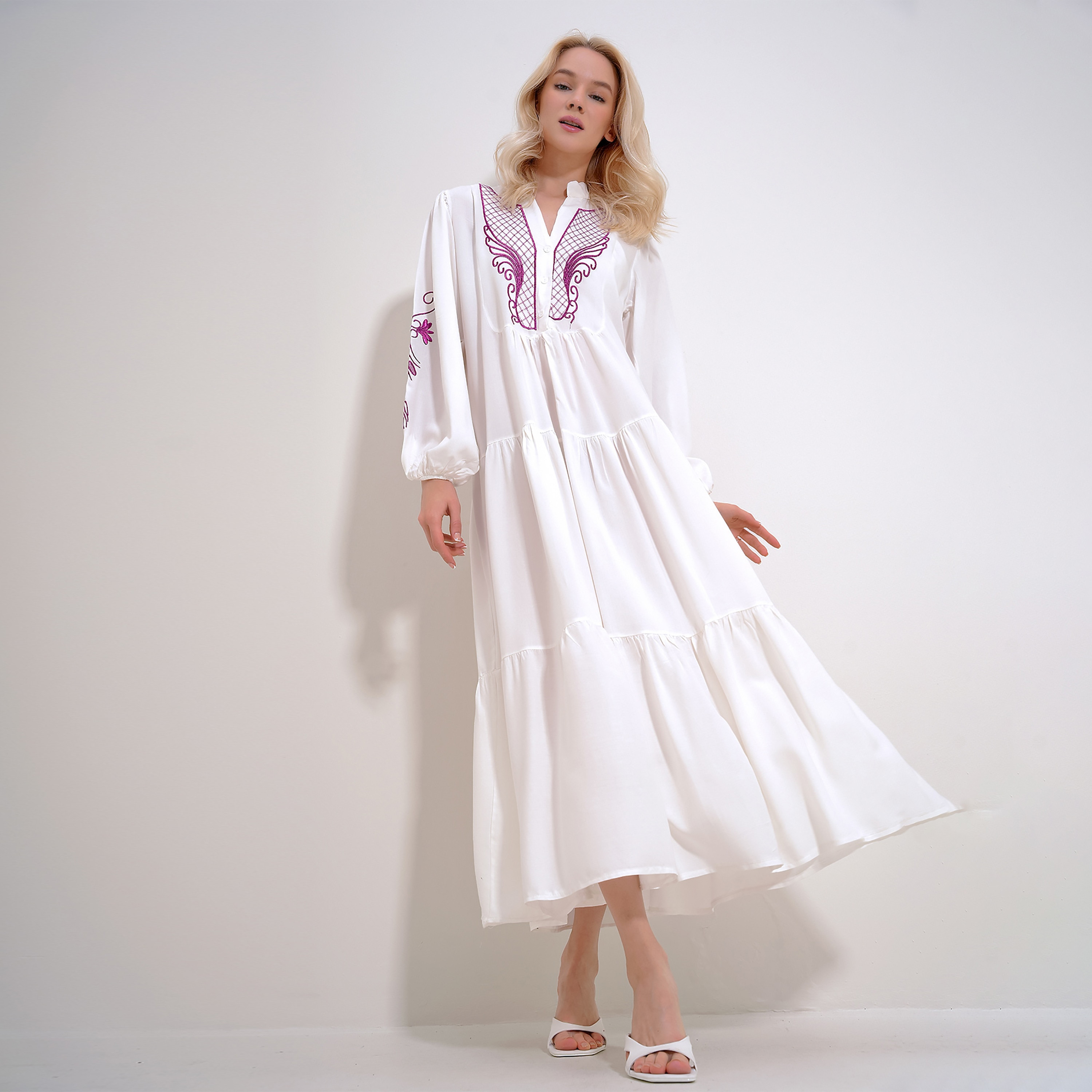 تريند ألاجاتي ستايل فستان نسائي بطبقات من القطن المطرّز بياقة ماندرين وأكمام بالون-women-clothing-dresses-image-4