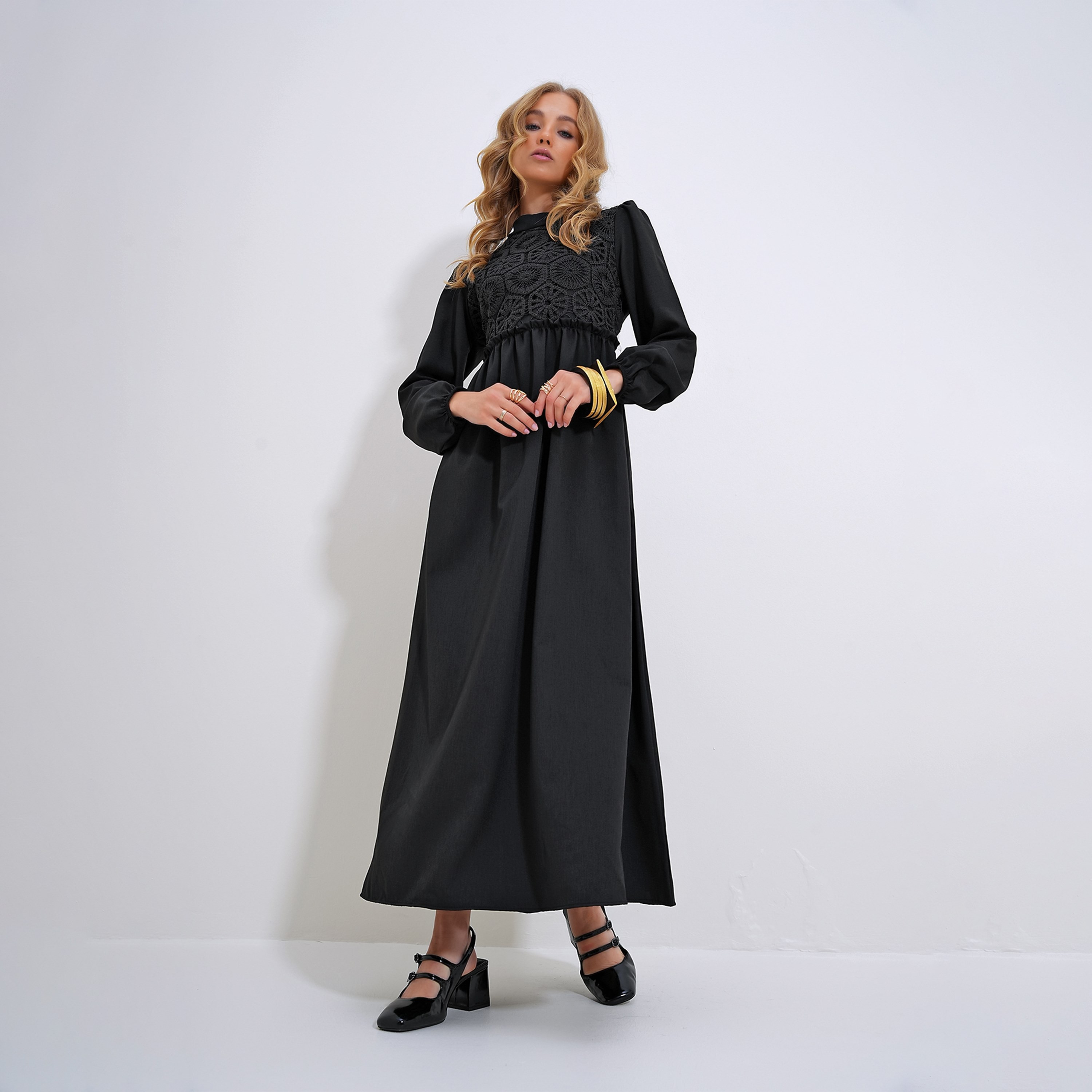 تريند ألاجاتي ستايل فستان ماكسي نسائي أسود بتصميم كروشيه ورقبة عالية وأكمام منفوخة-women-clothing-dresses-image-1