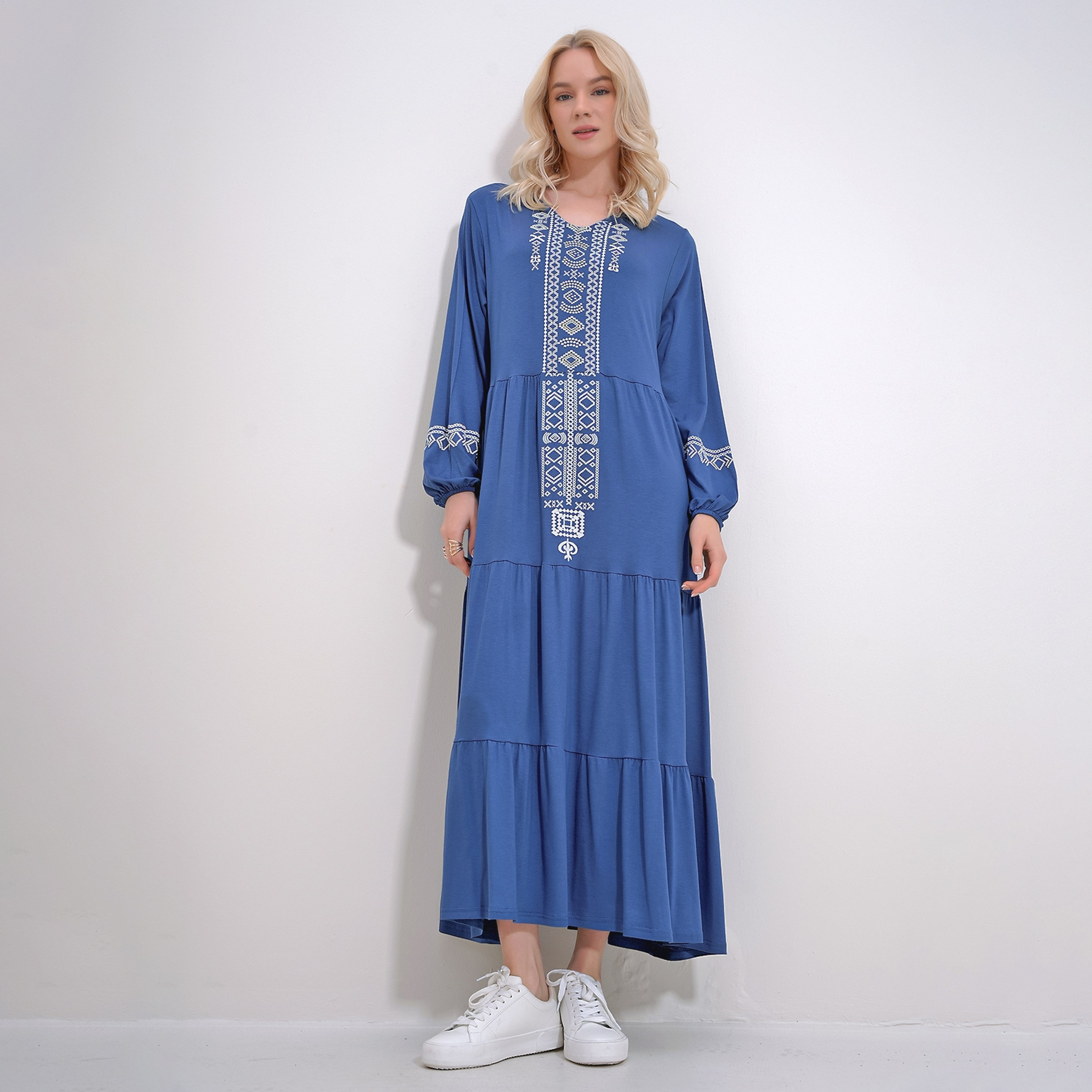 تريند ألاجاتي ستايل فستان ماكسي نسائي أزرق بطبقات وكشكشة بنقوش عرقية وأكمام بالون-women-clothing-dresses-image-1