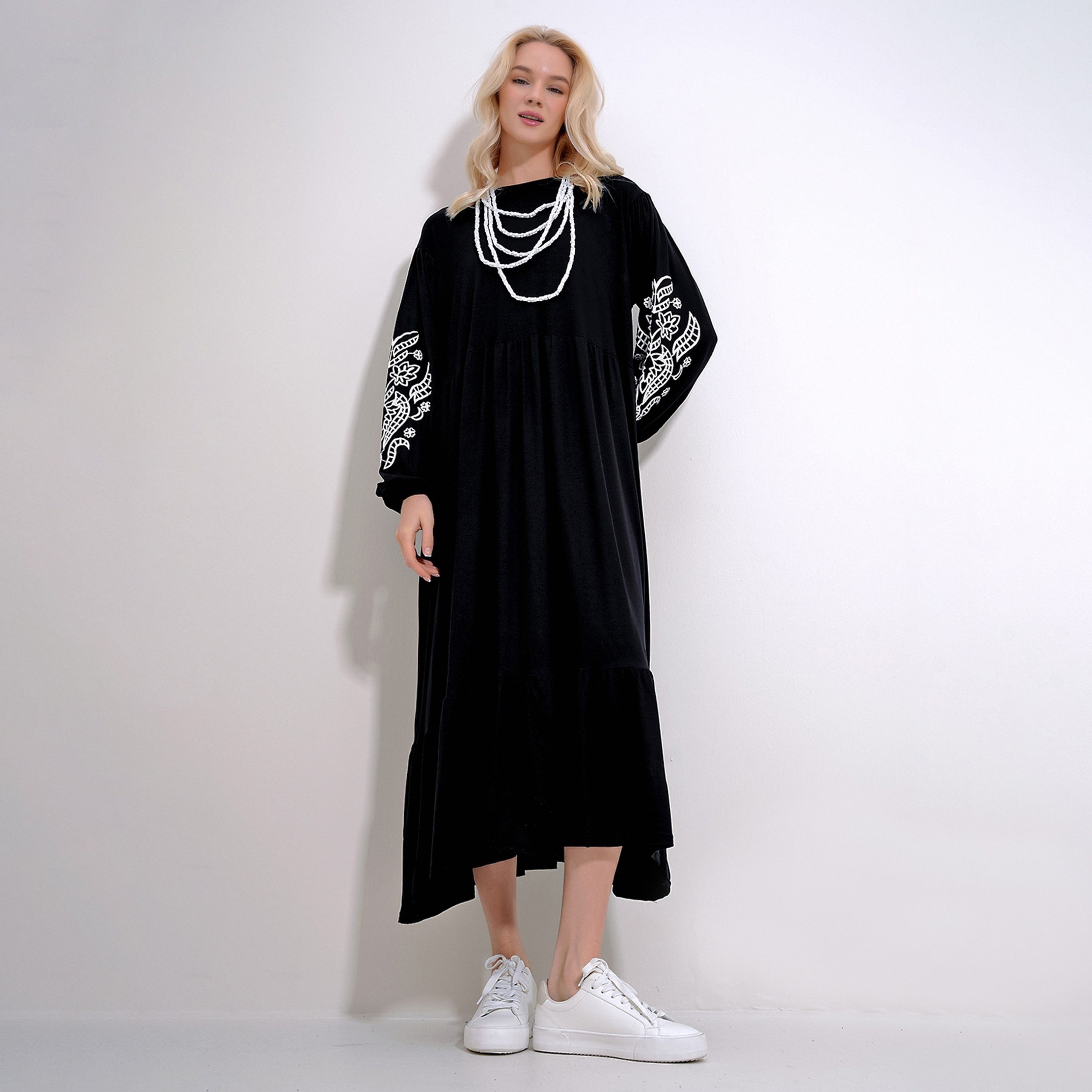 تريند ألاجاتي ستايل فستان ماكسي نسائي أسود بطبقات وكشكشة بأكمام مطاطية-women-clothing-dresses-image-2