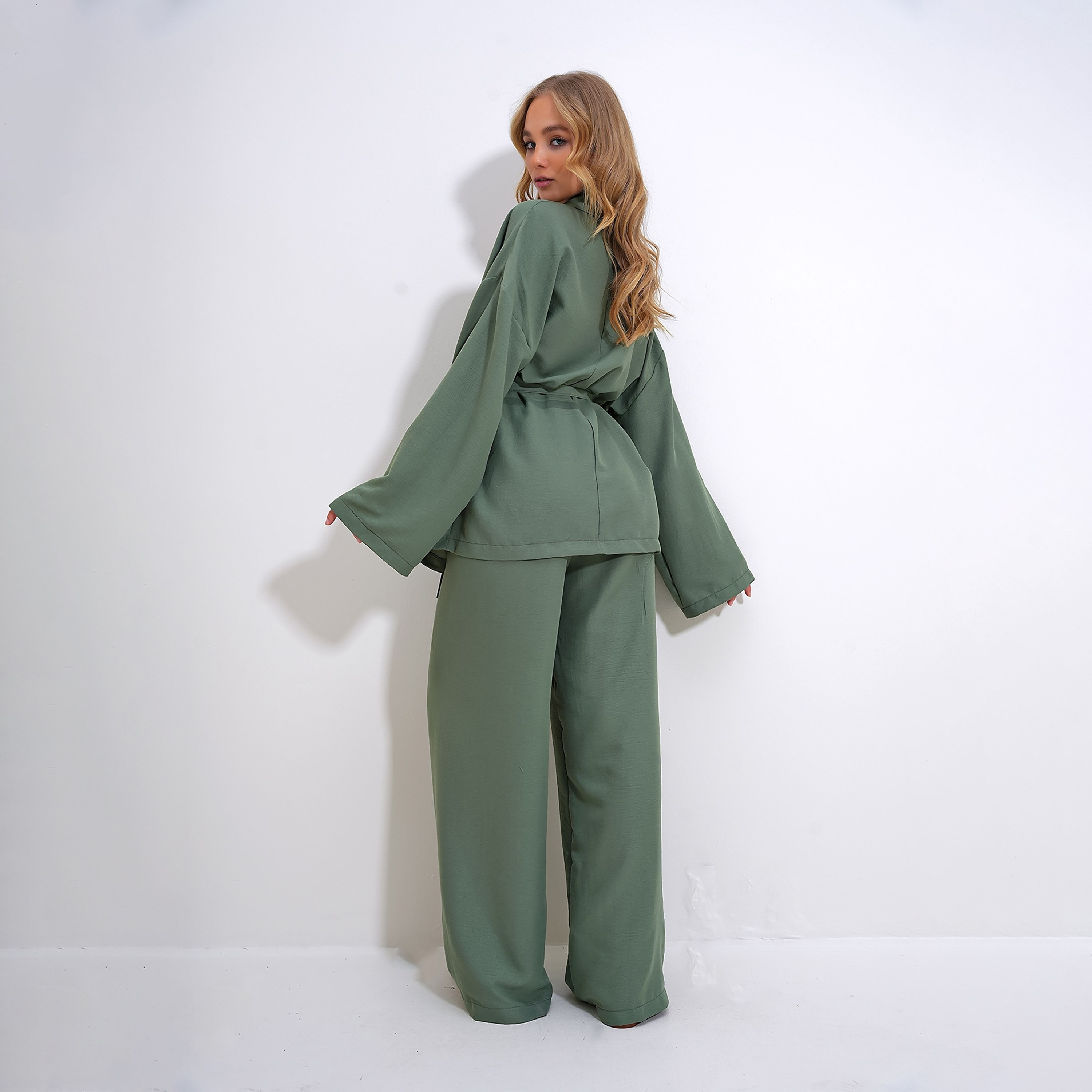 تريند ألاجاتي ستايل طقم نسائي متناسق من قطعتين: بليزر بياقة شال وبنطلون-women-clothing-coordsets-image-14