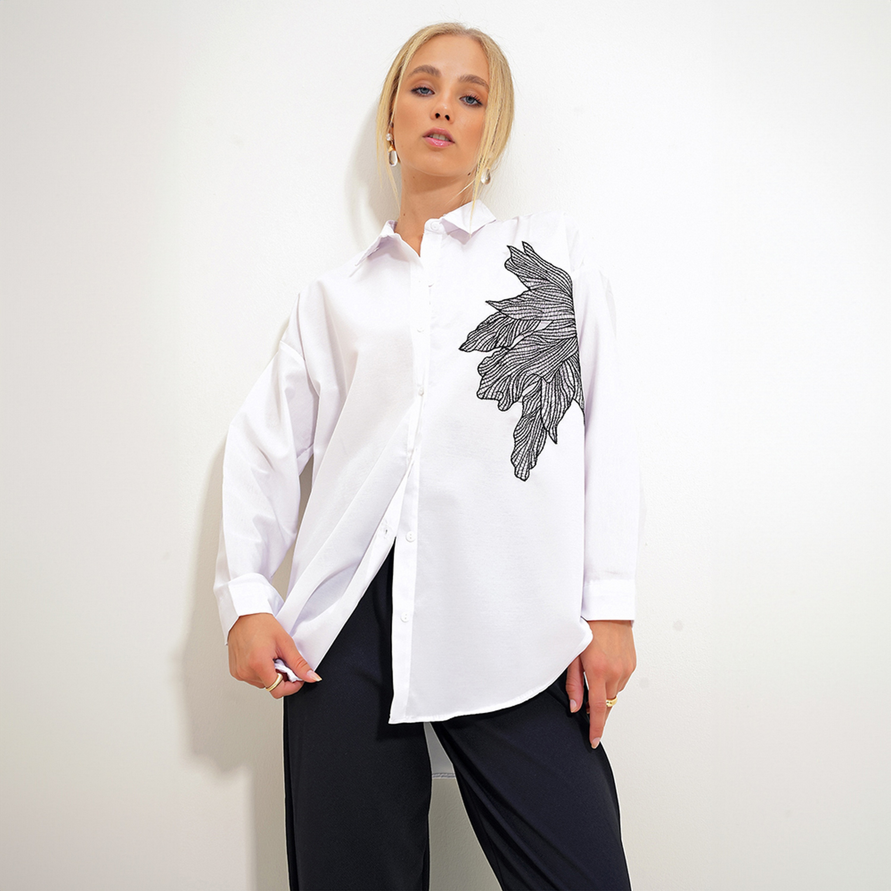 تريند ألاجاتي ستايل قميص نسائي بتطريز زهور وأكمام ساقطة عند الكتف-women-clothing-shirtsandblouses-shirts-image-4