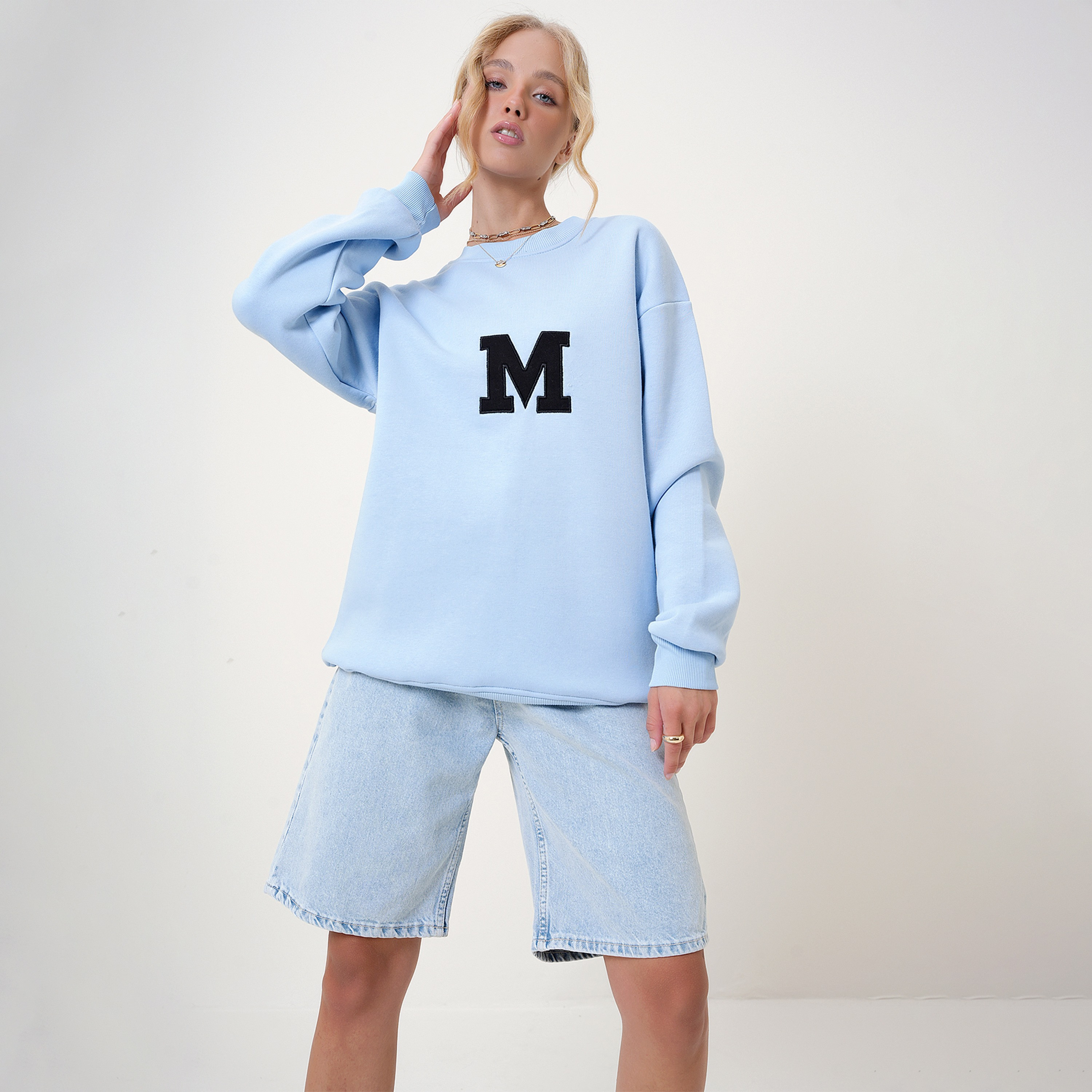 تريند ألاجاتي ستايل سويت شيرت نسائي أزرق بتطريز شنيل-women-winterwear-hoodiesandsweatshirts-sweatshirts-image-3