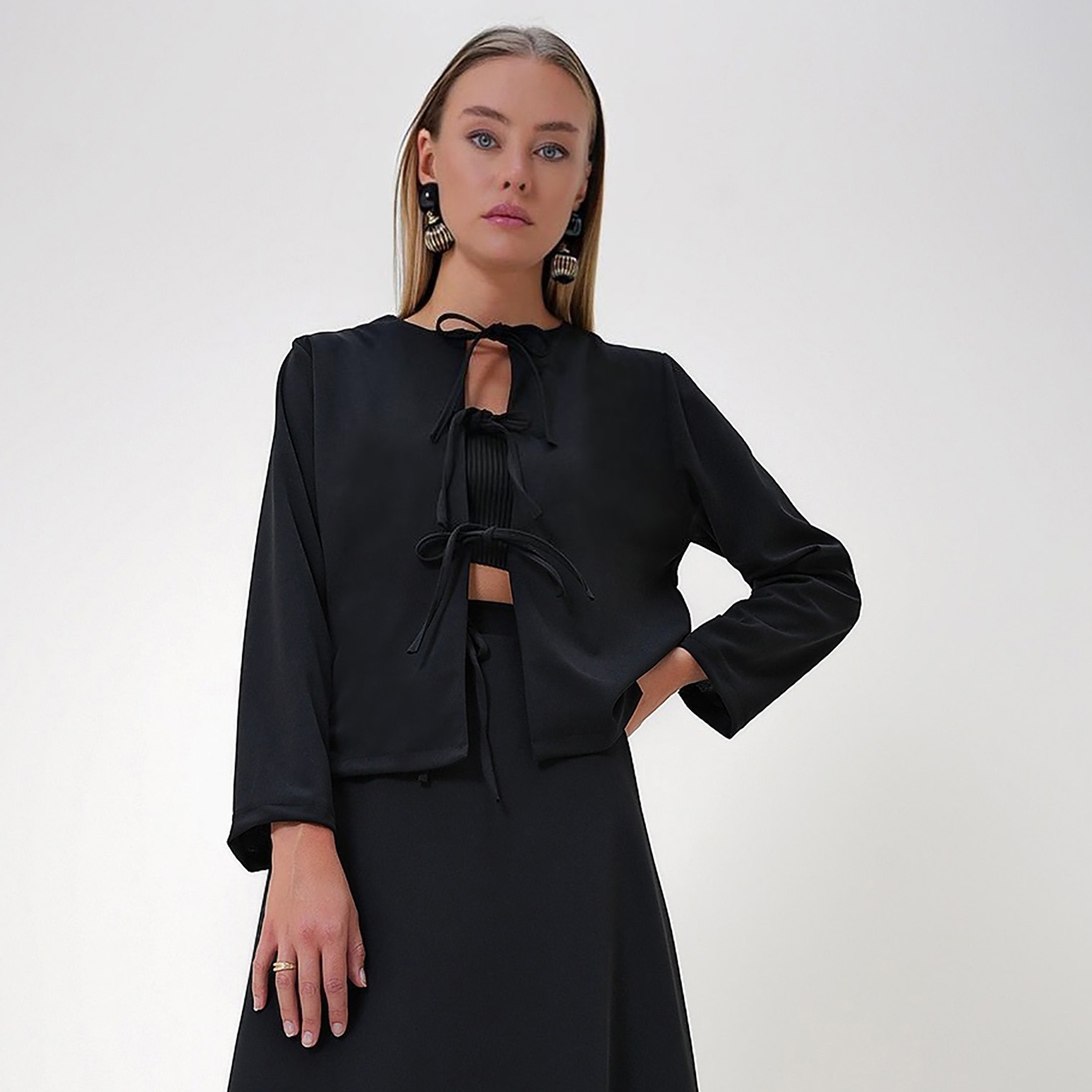 تريند ألاجاتي ستايل طقم نسائي متناسق من قطعتين: توب سادة برقبة دائرية وتنورة-women-clothing-coordsets-image-3