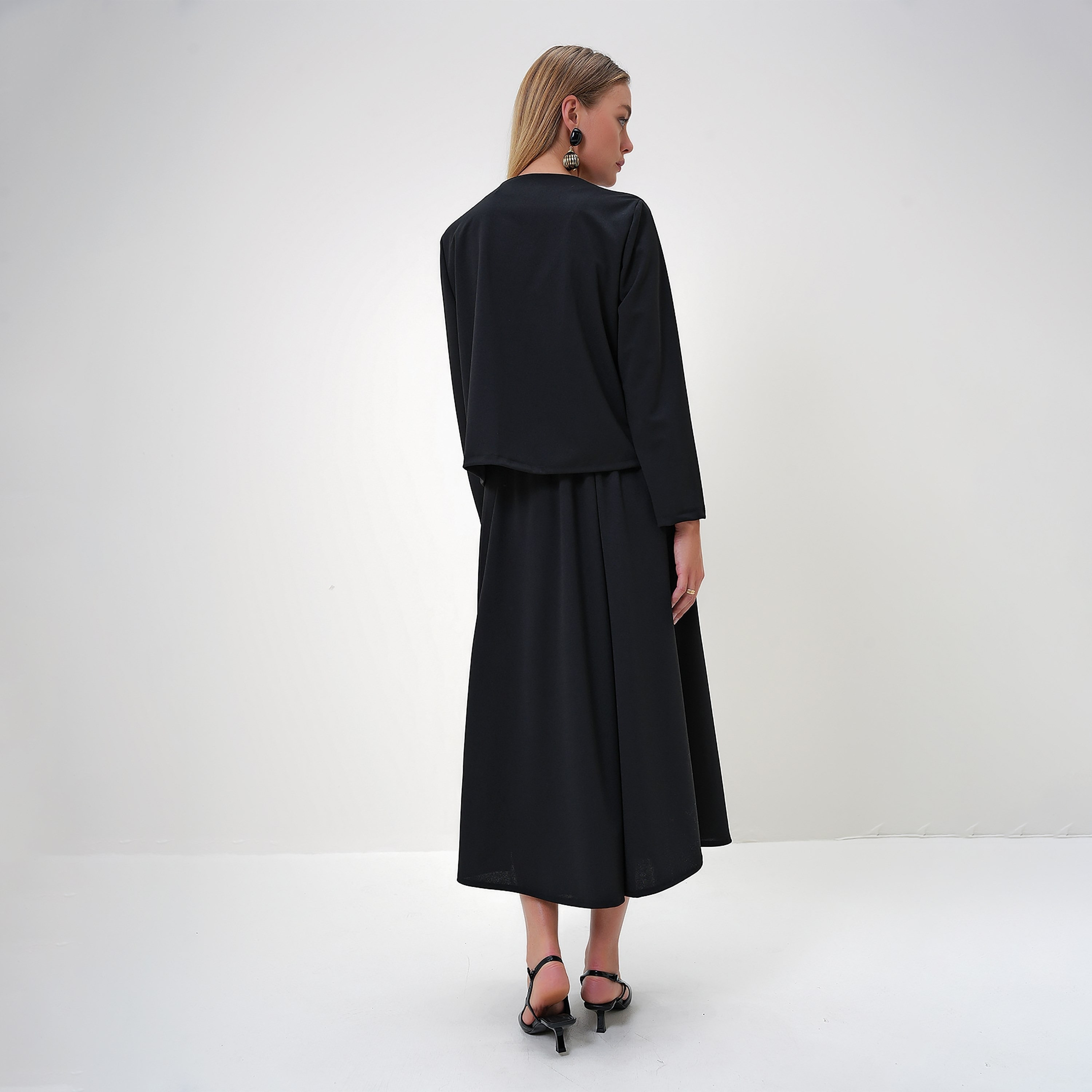 تريند ألاجاتي ستايل طقم نسائي متناسق من قطعتين: توب سادة برقبة دائرية وتنورة-women-clothing-coordsets-image-5