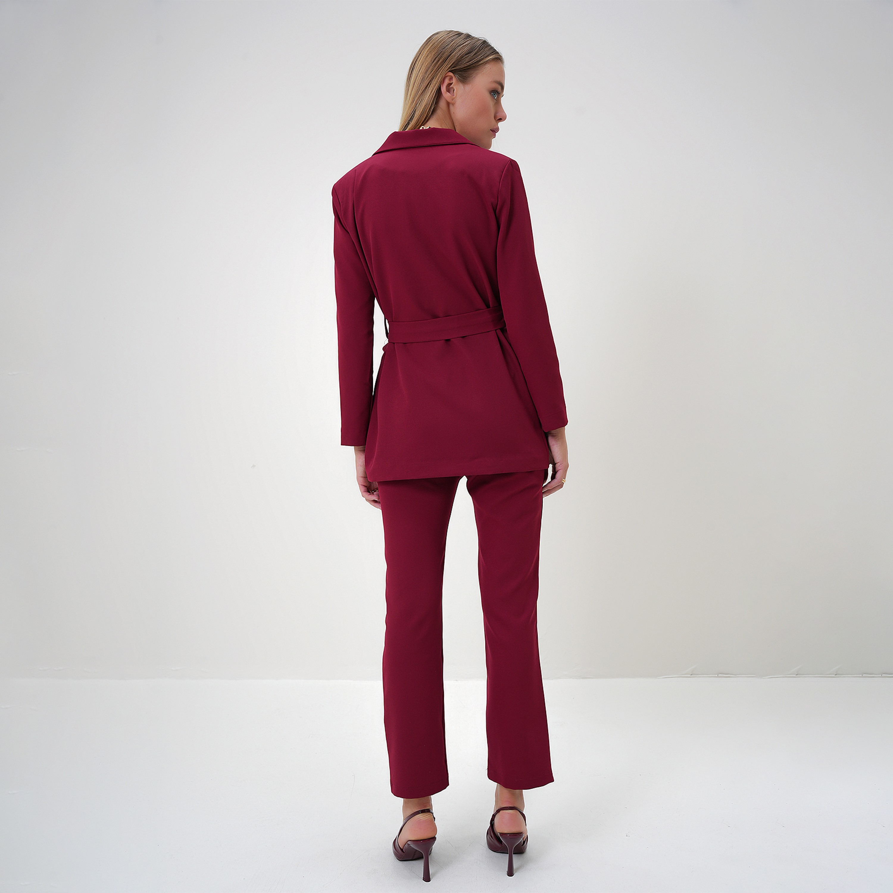 تريند ألاجاتي ستايل طقم بليزر وبنطلون نسائي بلون العنابي بياقة لابل-women-clothing-coordsets-image-4