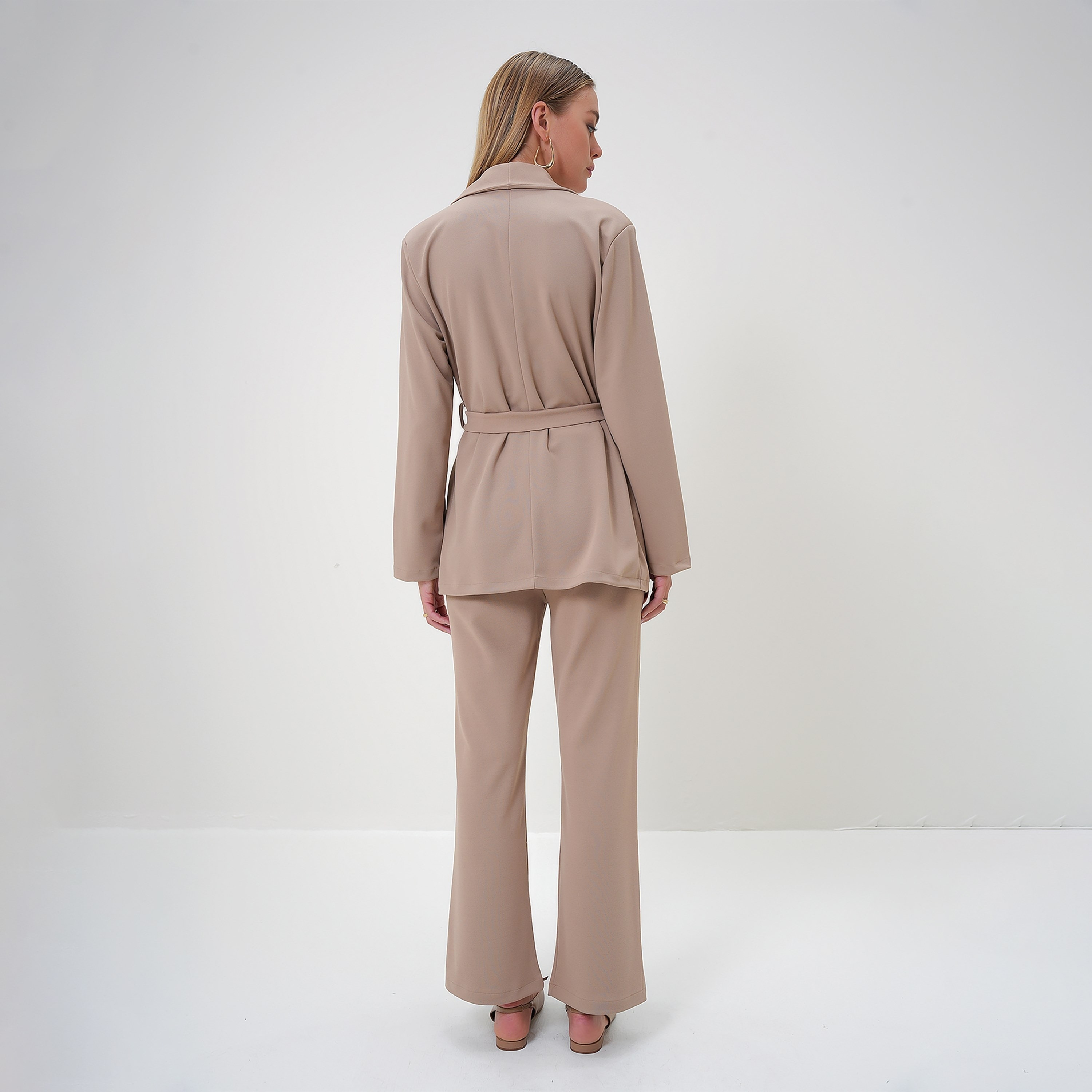 تريند ألاجاتي ستايل طقم نسائي متناسق من قطعتين: بليزر سادة بياقة شال وبنطلون-women-clothing-coordsets-image-5