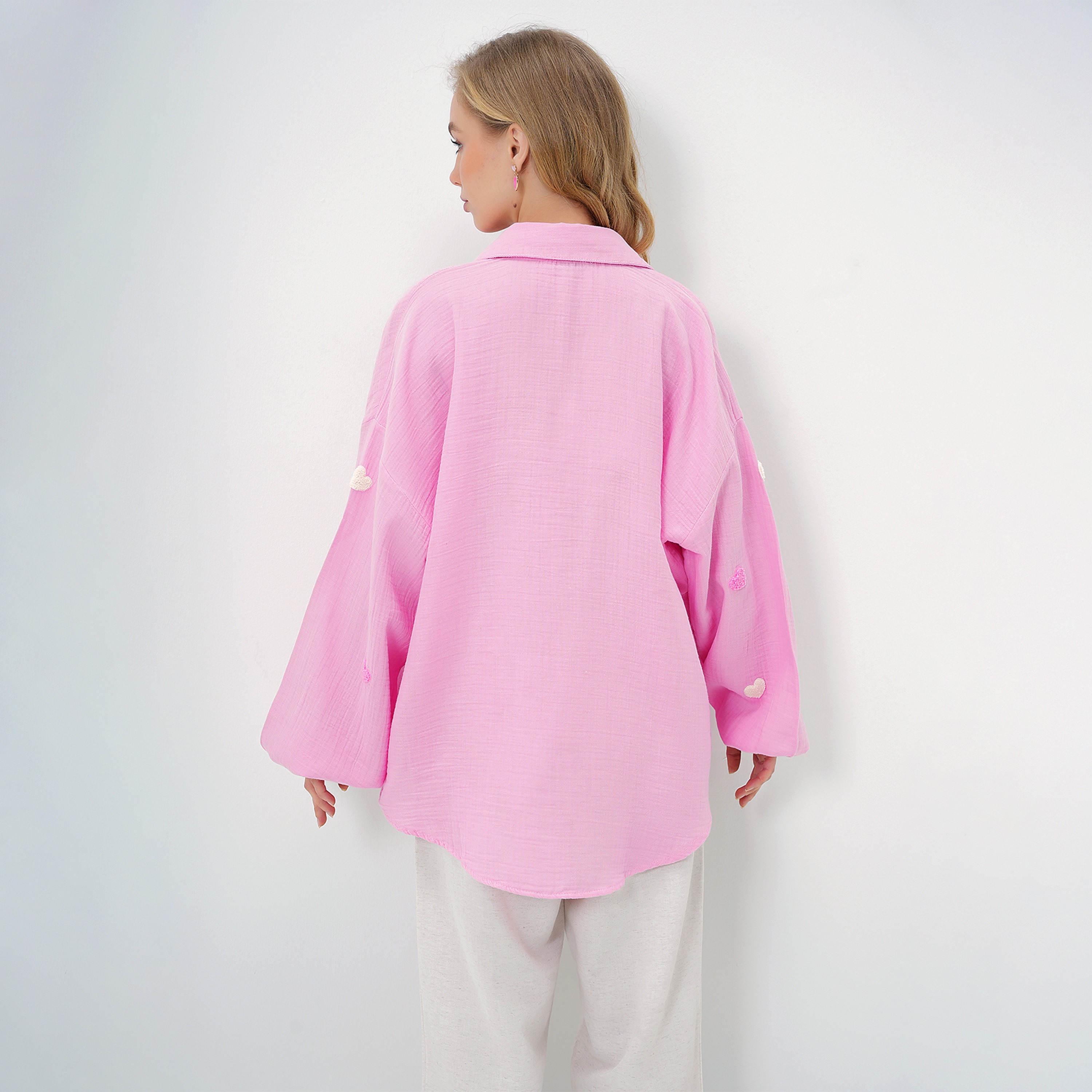 تريند ألاجاتي ستايل قميص نسائي بياقة وتطريز على شكل قلب-women-clothing-shirtsandblouses-shirts-image-9