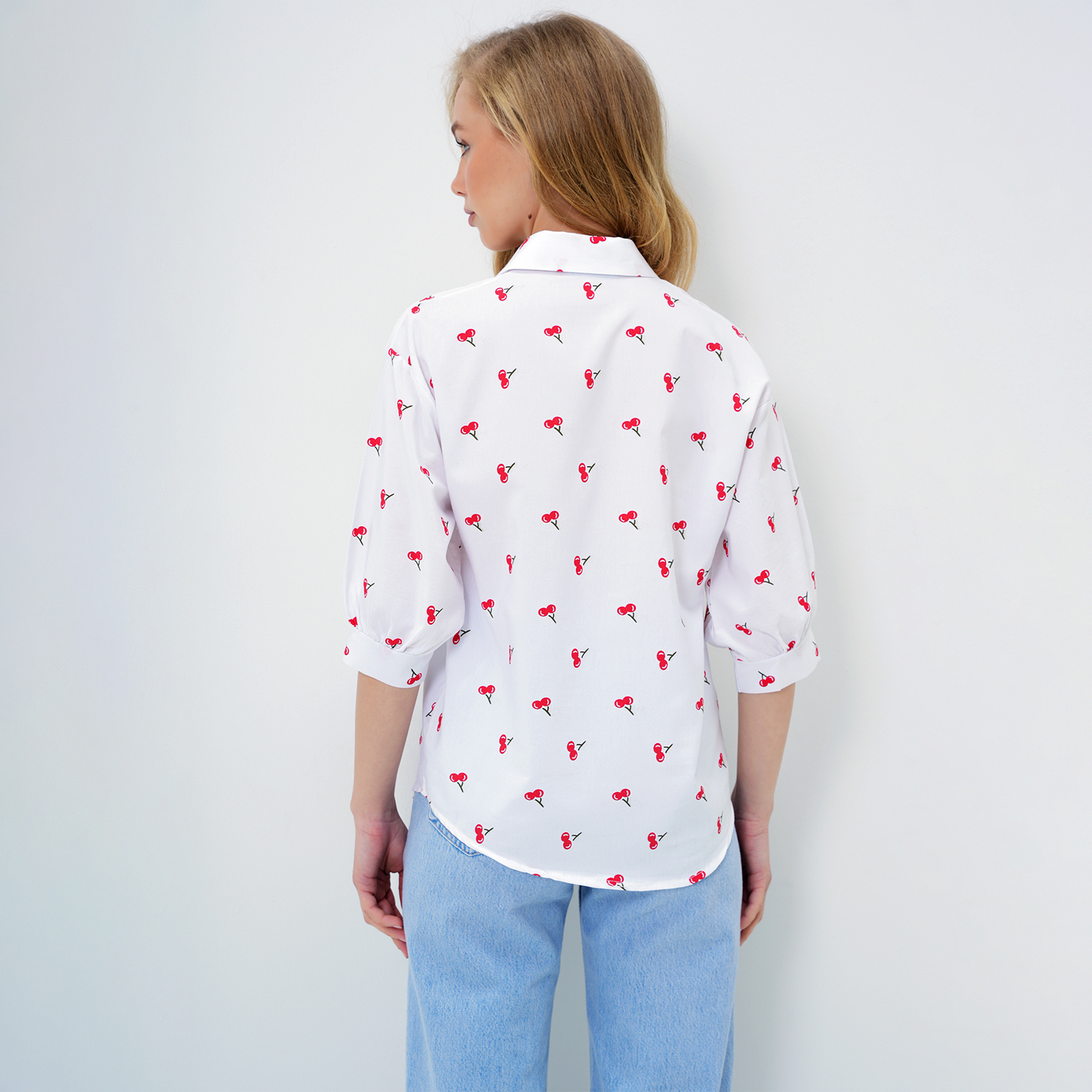 تريند ألاجاتي ستايل قميص نسائي أبيض بياقة وطبعة كرز-women-clothing-shirtsandblouses-shirts-image-3