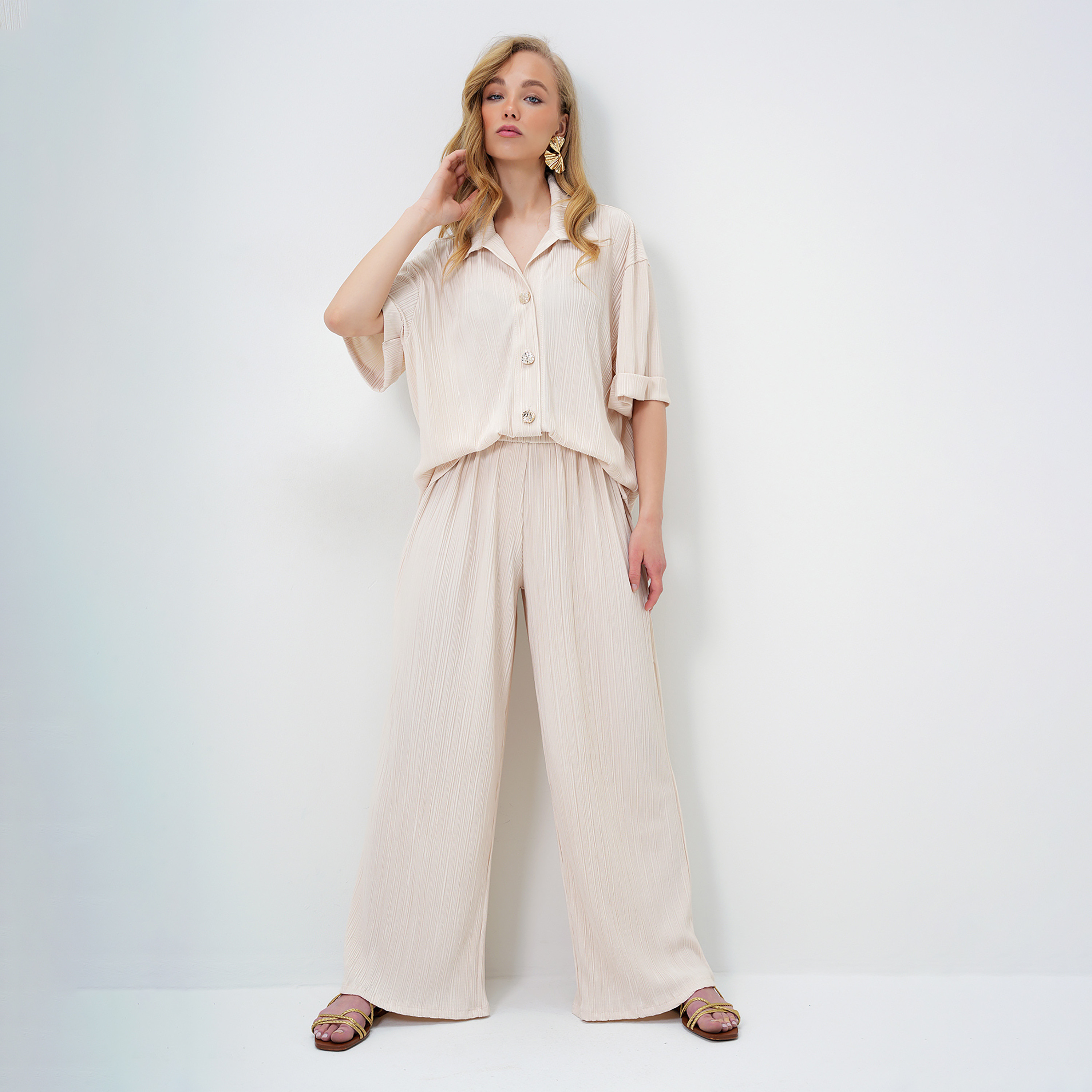 تريند ألاجاتي ستايل طقم قميص وبنطلون نسائي بيج بنسيج محبّك وياقة-women-clothing-coordsets-image-1