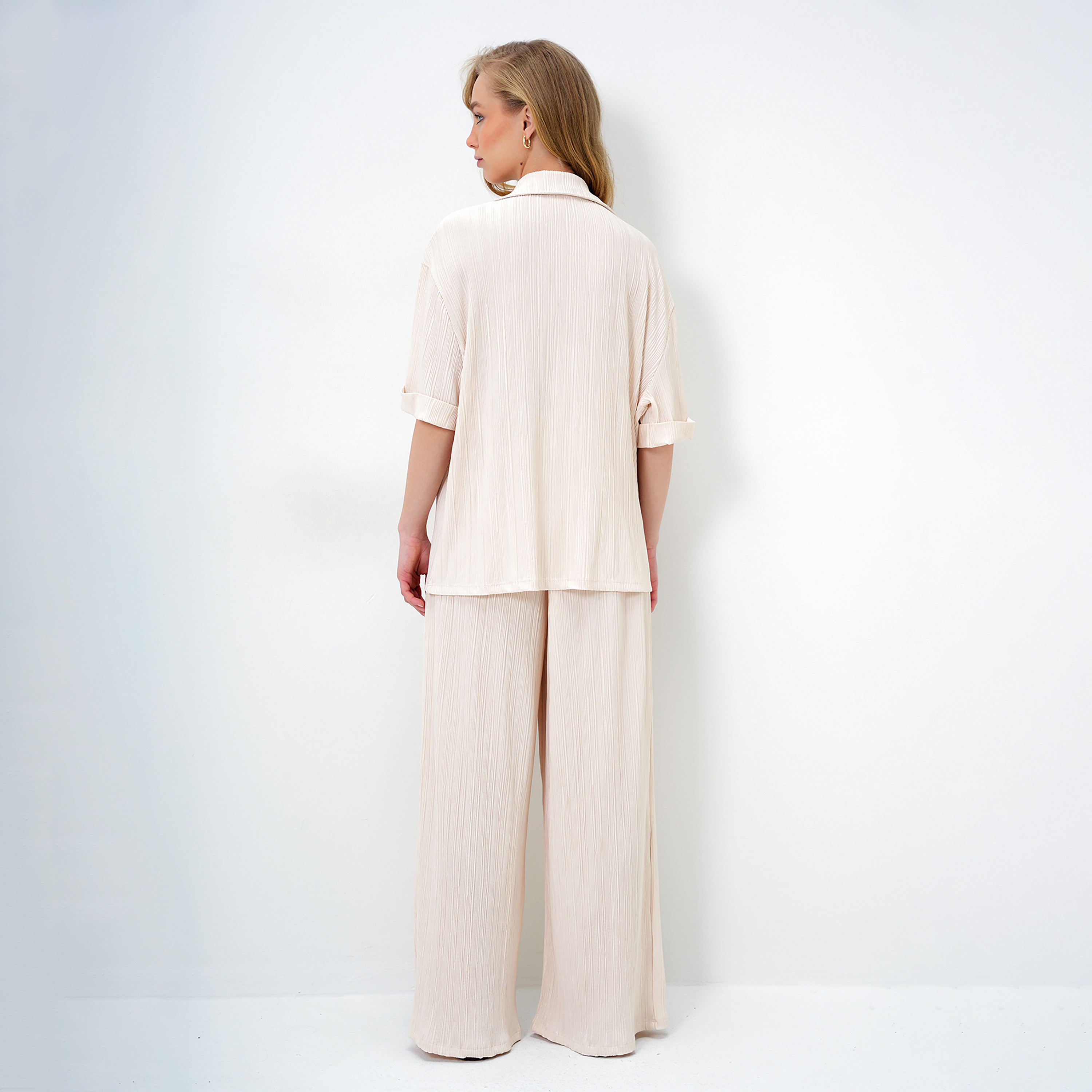 تريند ألاجاتي ستايل طقم قميص وبنطلون نسائي بيج بنسيج محبّك وياقة-women-clothing-coordsets-image-3