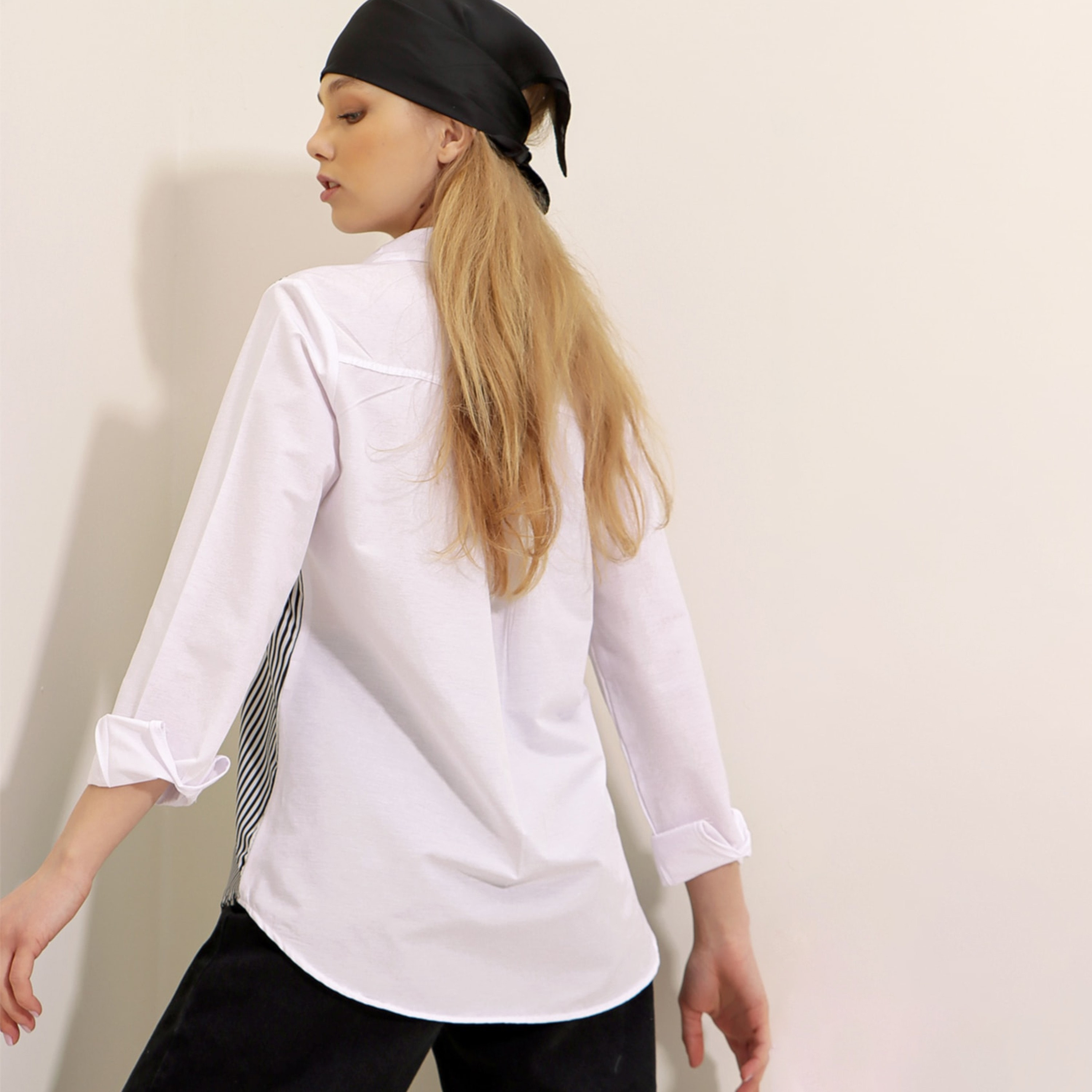 تريند ألاجاتي ستايل قميص نسائي أسود وأبيض بياقة وألواح مخططة متباينة-women-clothing-shirtsandblouses-shirts-image-4