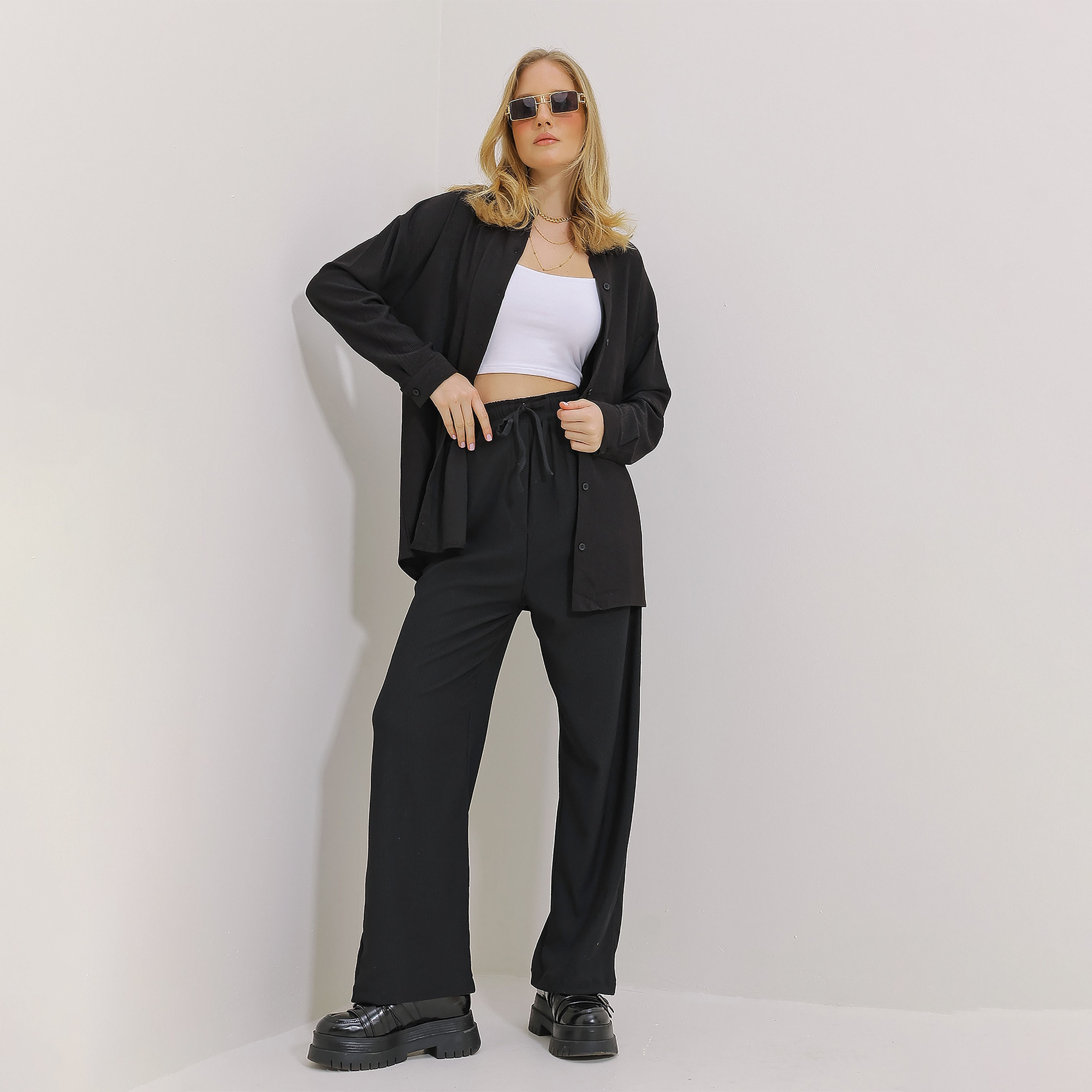 تريند ألاجاتي ستايل قميص نسائي أسود بنسيج محبّك وياقة-women-clothing-shirtsandblouses-shirts-image-6