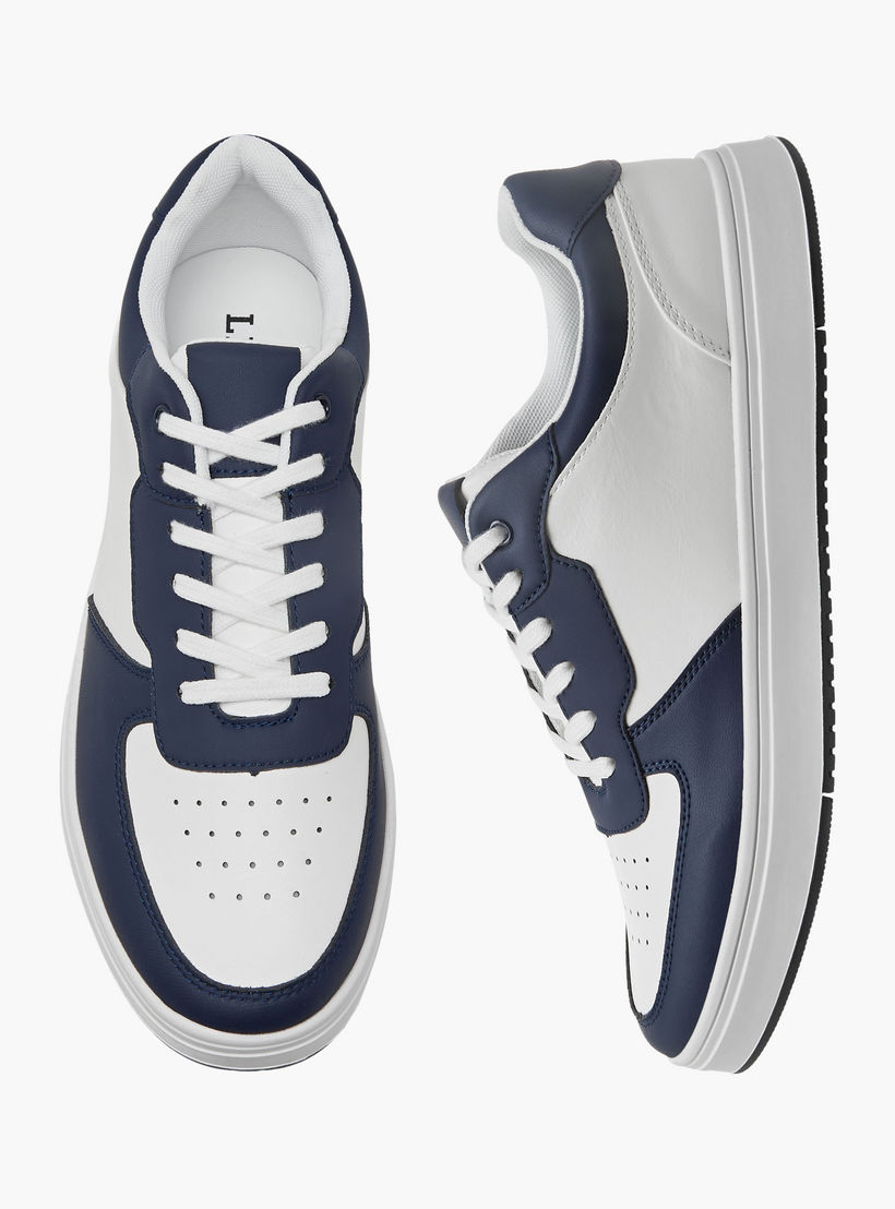 حذاء سنيكرز مثقب برباط إغلاق للرجال من إل بي إل من شو إكسبريس-men-shoes-sneakers-image-1